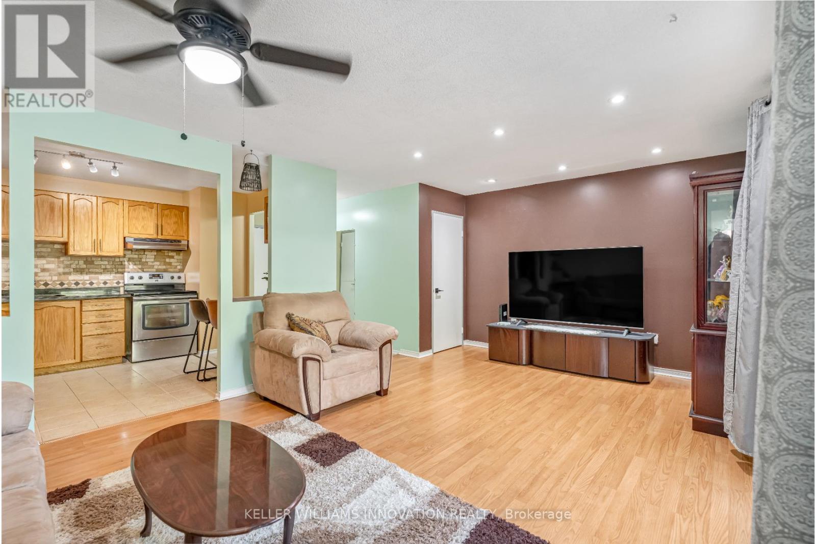 121 - 1050 Falgarwood Drive, Oakville (Fa Falgarwood), Ontario  L6H 2P3 - Photo 11 - W12161916