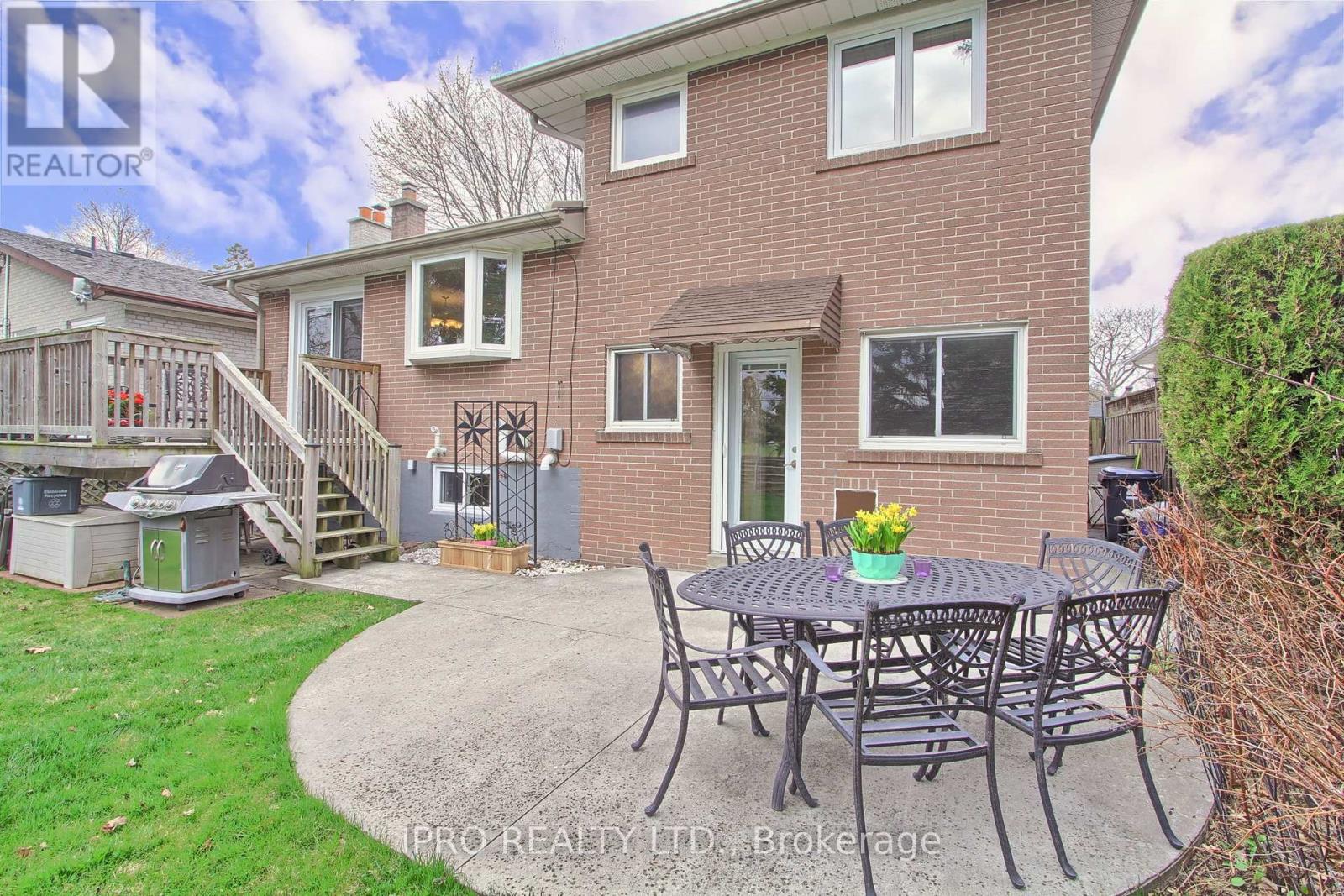 9 Norby Crescent, Toronto, Ontario  M9P 1L7 - Photo 35 - W12161933