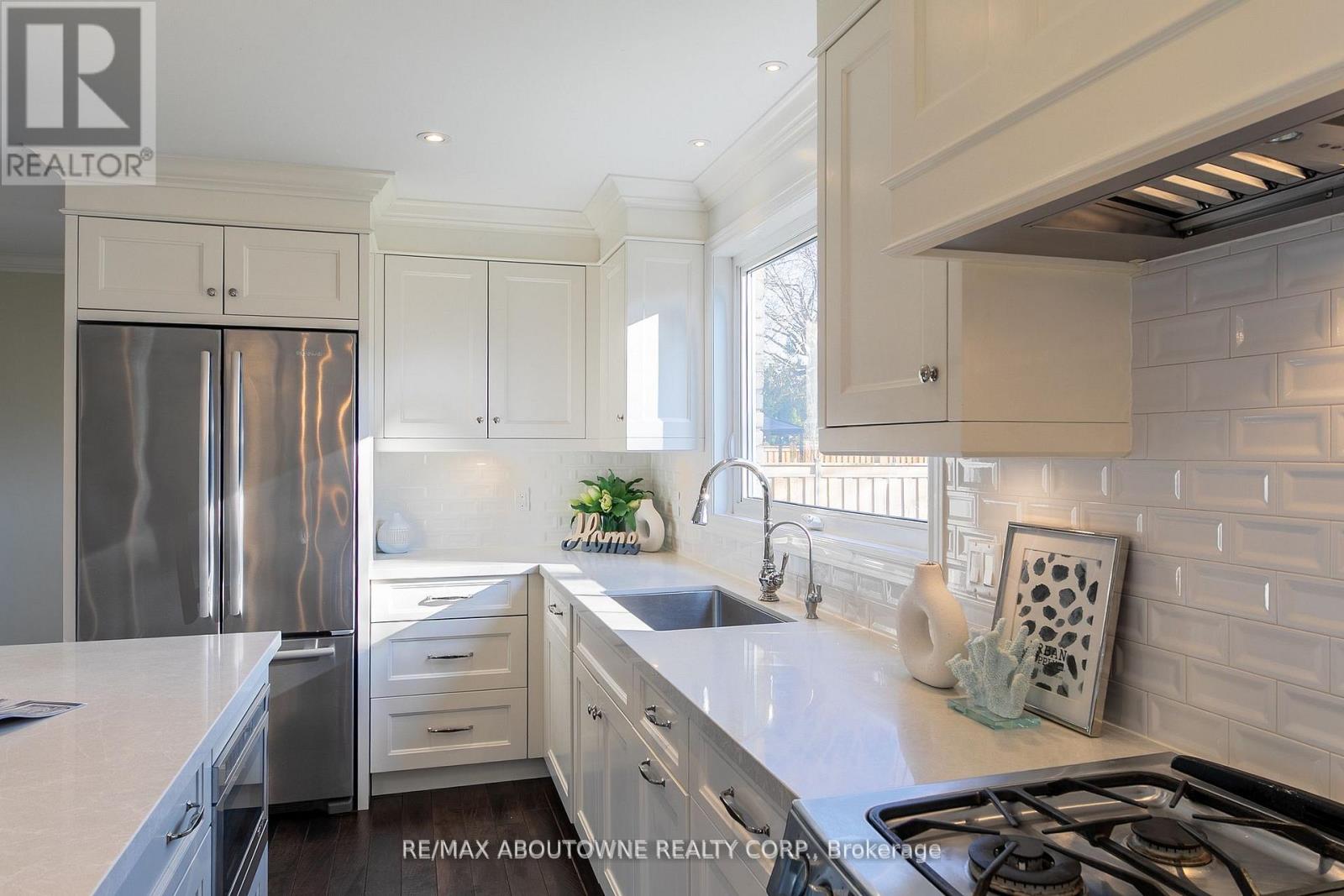 434 Brookmill Road, Oakville, Ontario  L6J 5K5 - Photo 14 - W12161941