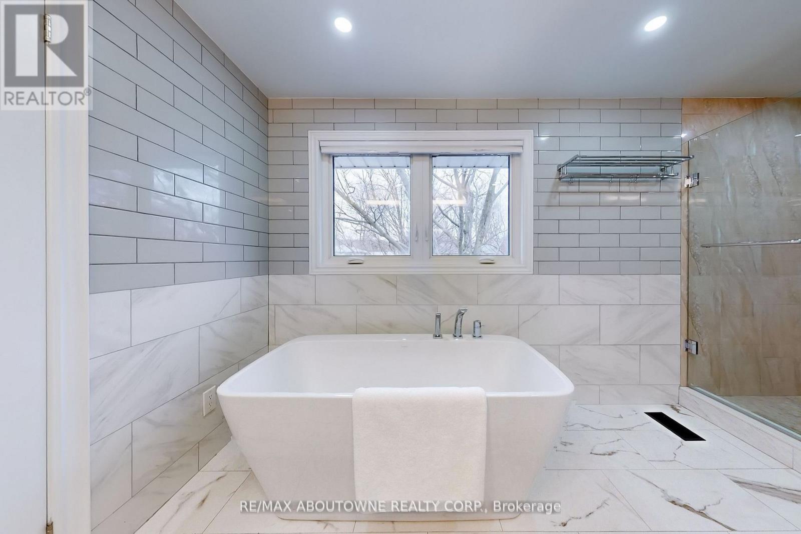 434 Brookmill Road, Oakville, Ontario  L6J 5K5 - Photo 26 - W12161941