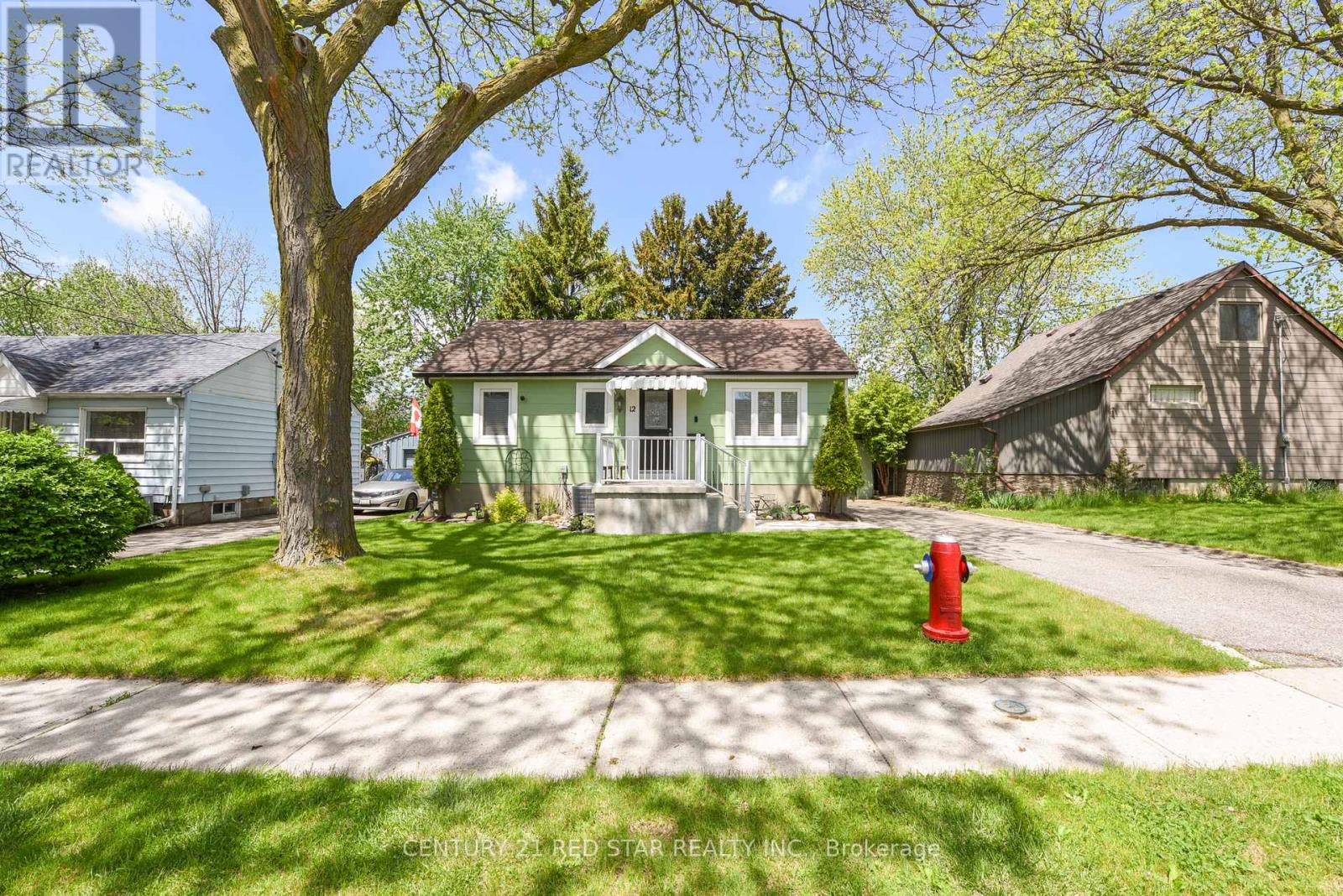 12 Rogers Road, Brampton, Ontario  L6X 1L8 - Photo 4 - W12162019