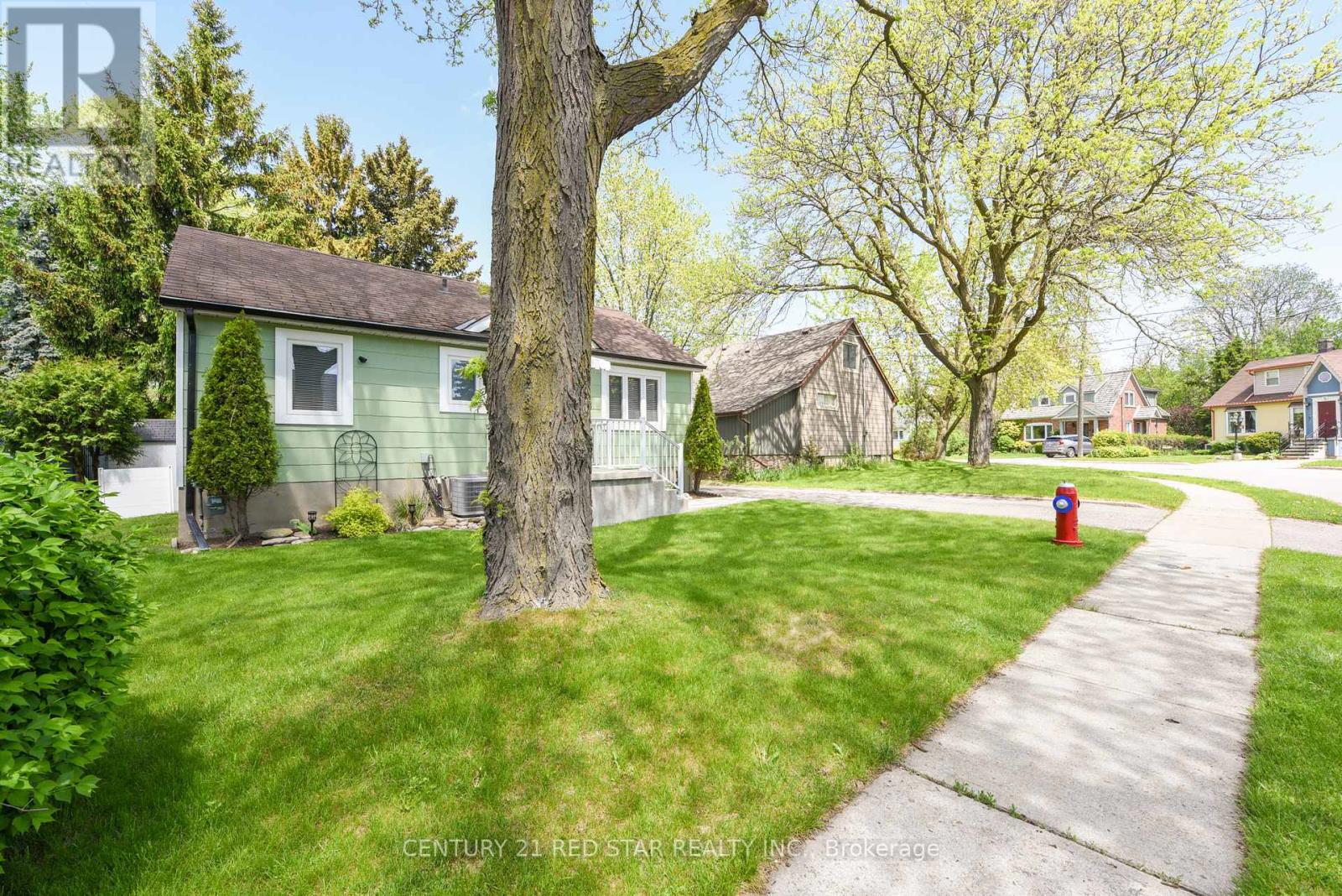 12 Rogers Road, Brampton, Ontario  L6X 1L8 - Photo 5 - W12162019
