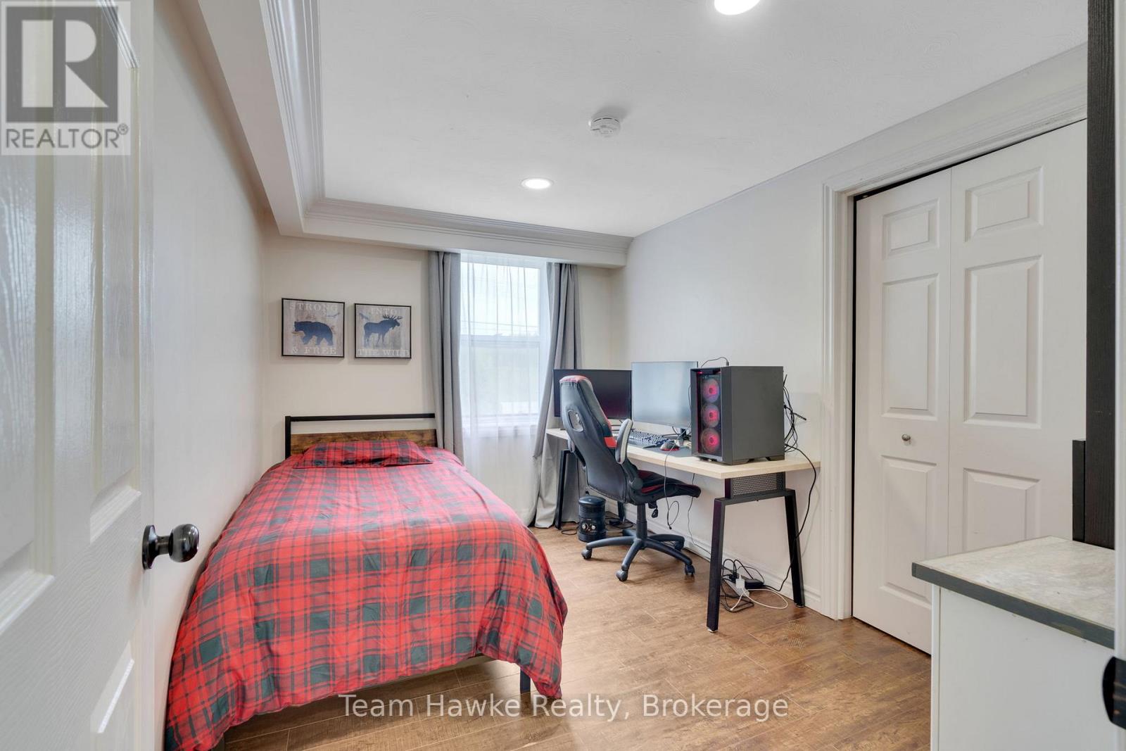 93 Balm Beach Road E, Tiny, Ontario  L0L 2J0 - Photo 11 - S12162245