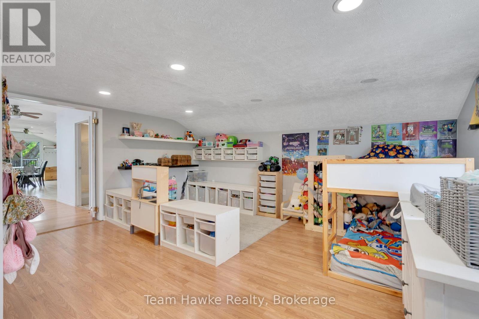 93 Balm Beach Road E, Tiny, Ontario  L0L 2J0 - Photo 23 - S12162245