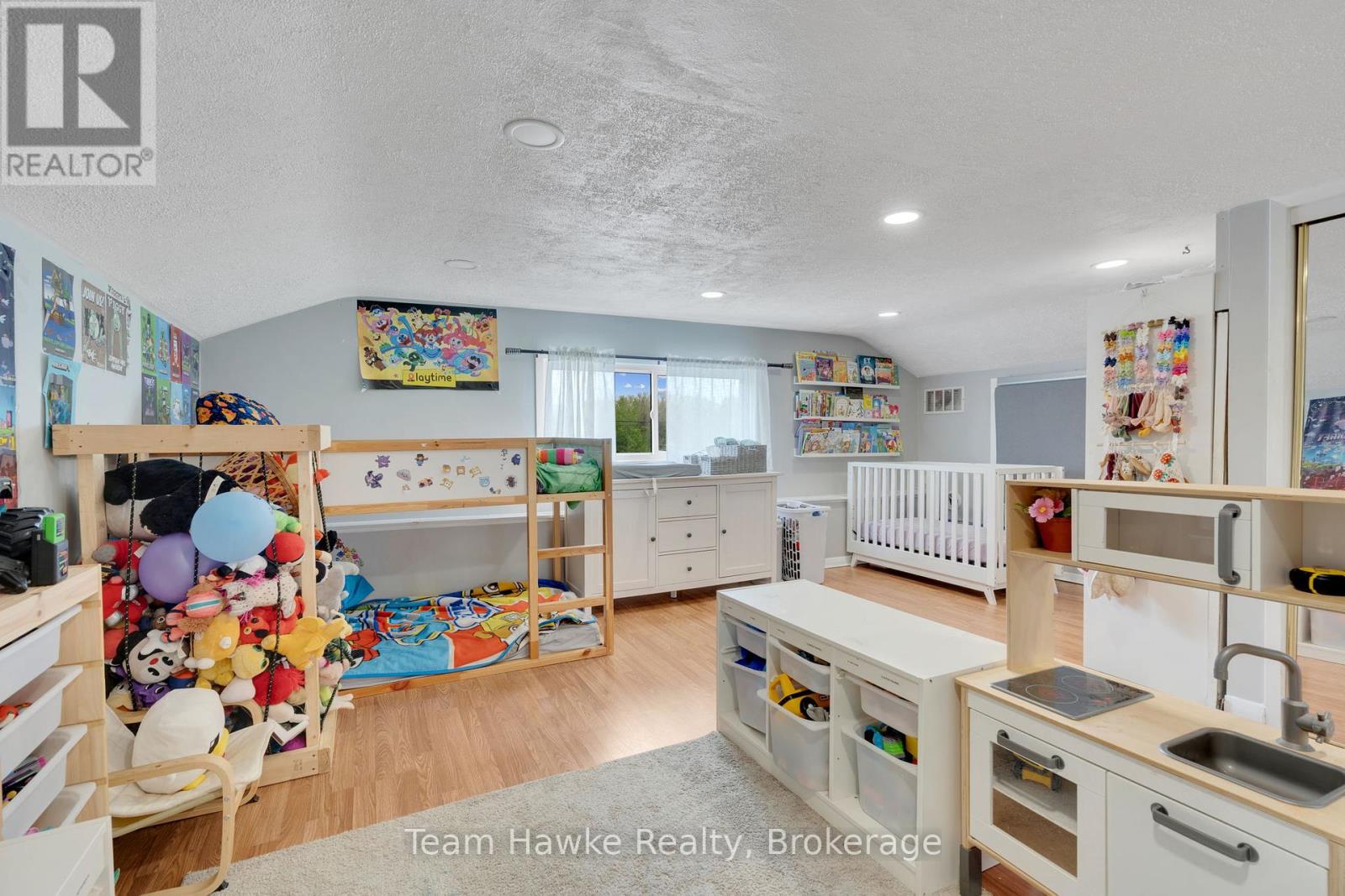 93 Balm Beach Road E, Tiny, Ontario  L0L 2J0 - Photo 25 - S12162245