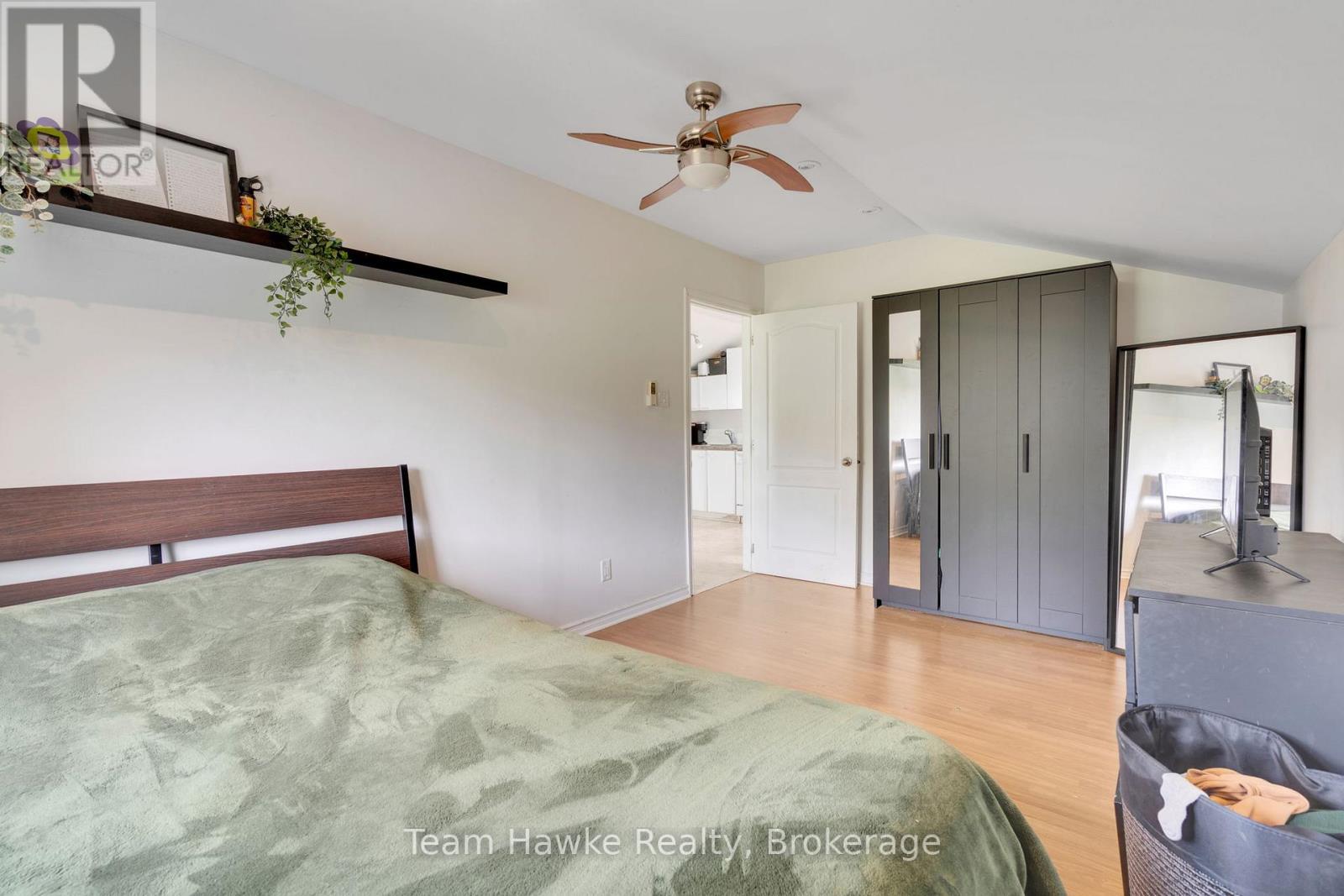 93 Balm Beach Road E, Tiny, Ontario  L0L 2J0 - Photo 33 - S12162245