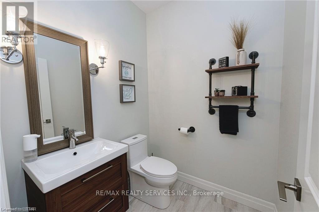 51048 Ron Mcneil Line, Malahide (Springfield), Ontario  N0L 2J0 - Photo 22 - X12161509