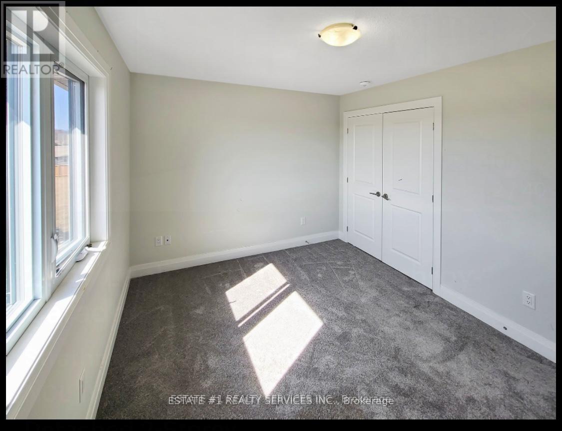 2047 Lockwood Crescent, Strathroy-Caradoc, Ontario  N0L 1W0 - Photo 32 - X12161641
