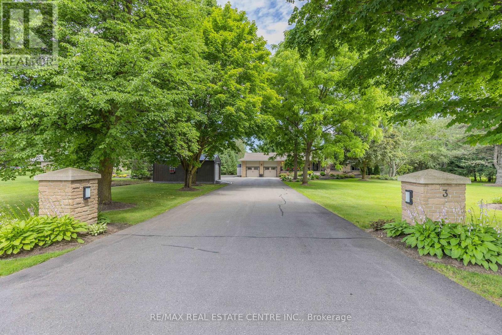Property at 3 SPRINGVIEW COURT image 2
