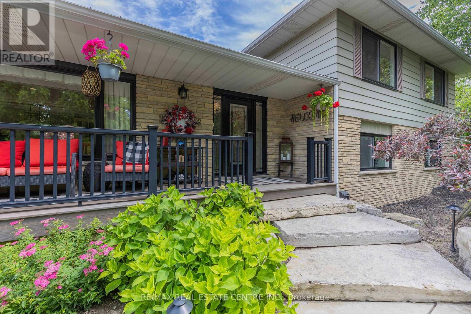 Property at 3 SPRINGVIEW COURT image 3