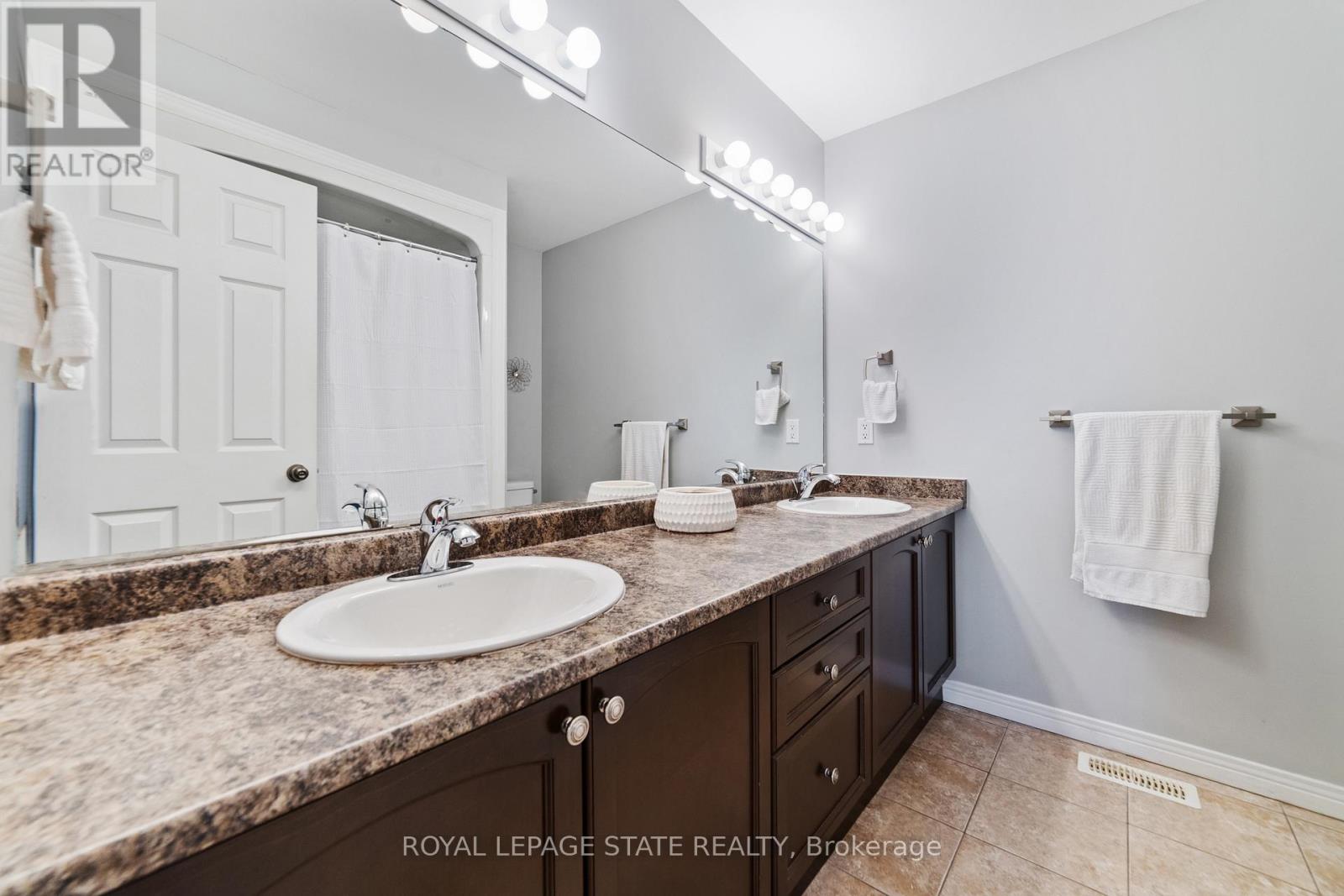 139 Periwinkle Drive, Hamilton (Stoney Creek), Ontario  L0R 1P0 - Photo 25 - X12161801