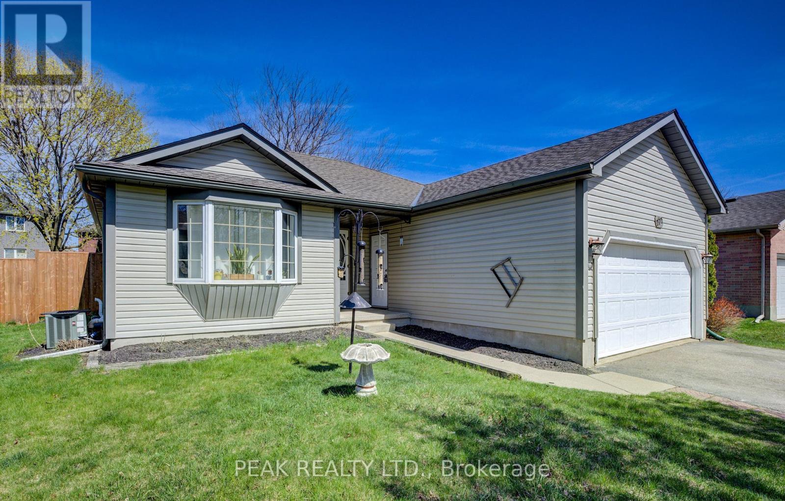 272 Fennel Street, Blandford-Blenheim, Ontario  N0J 1S0 - Photo 3 - X12161924