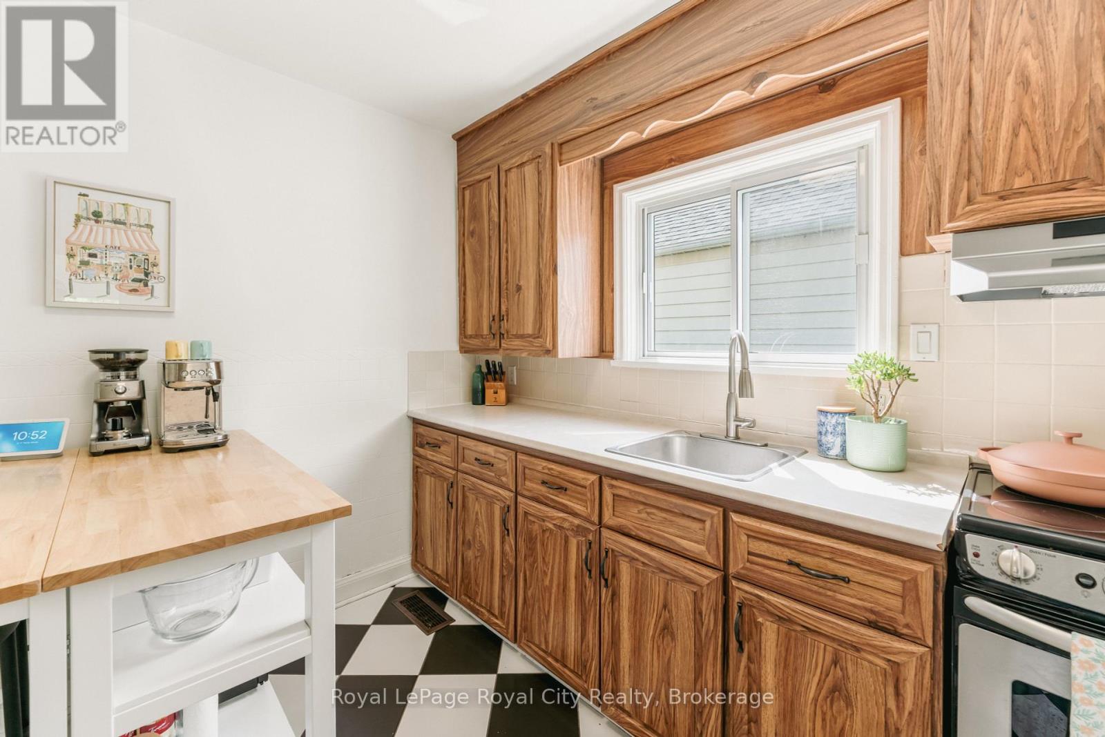 307 Maple Avenue, Kitchener, Ontario  N2H 4W9 - Photo 13 - X12162157