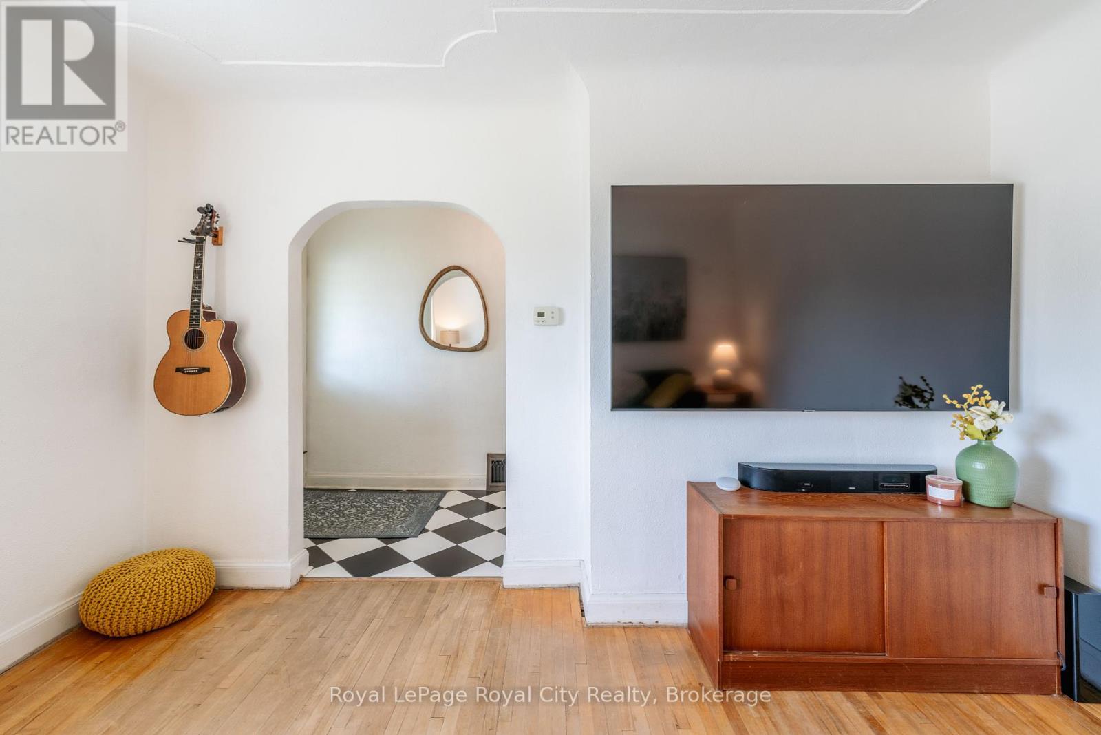 307 Maple Avenue, Kitchener, Ontario  N2H 4W9 - Photo 7 - X12162157