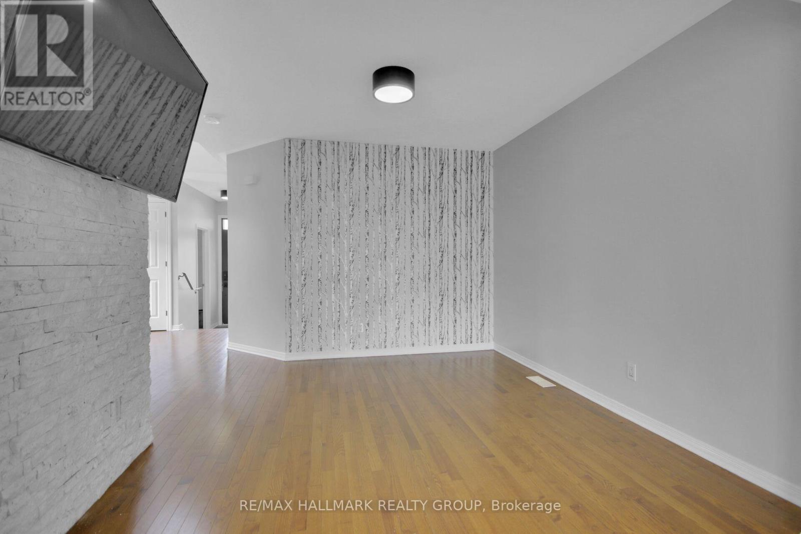 174 Gatespark Private, Ottawa, Ontario  K2T 1K9 - Photo 10 - X12162136