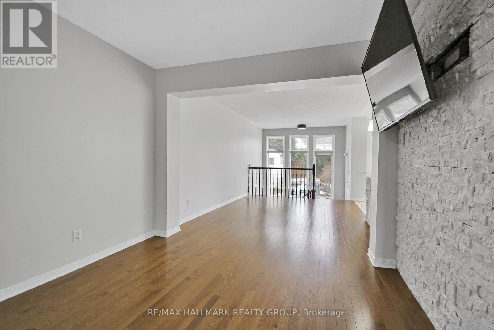174 Gatespark Private, Ottawa, Ontario  K2T 1K9 - Photo 11 - X12162136