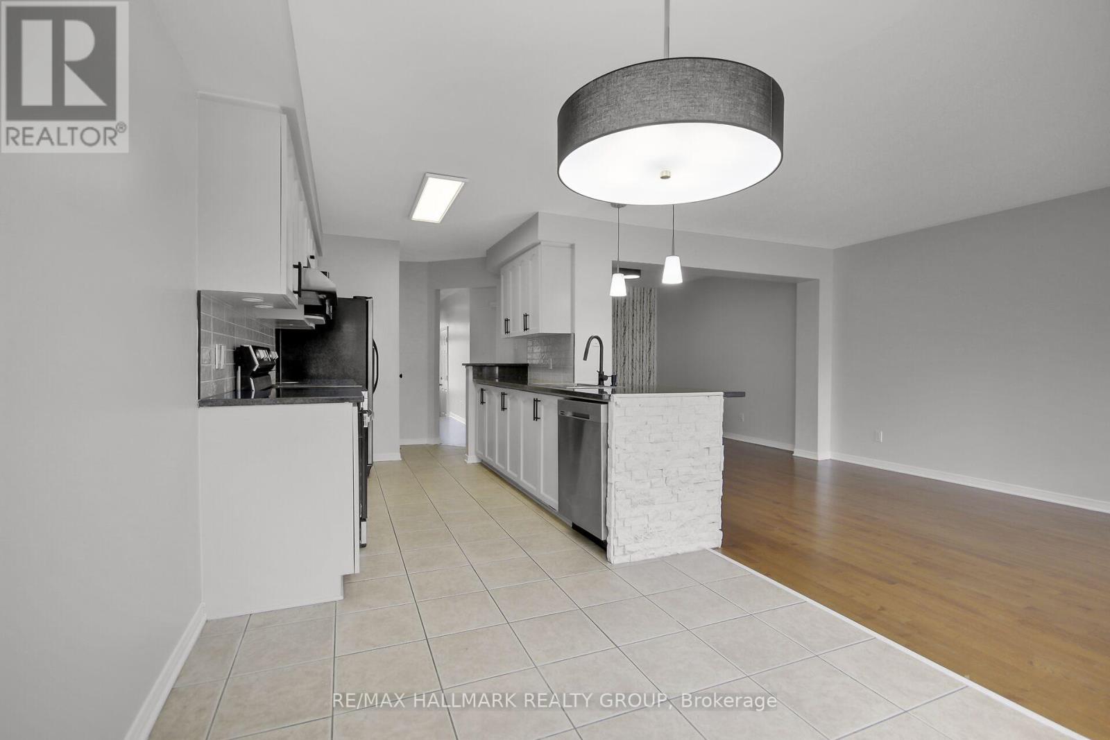 174 Gatespark Private, Ottawa, Ontario  K2T 1K9 - Photo 16 - X12162136