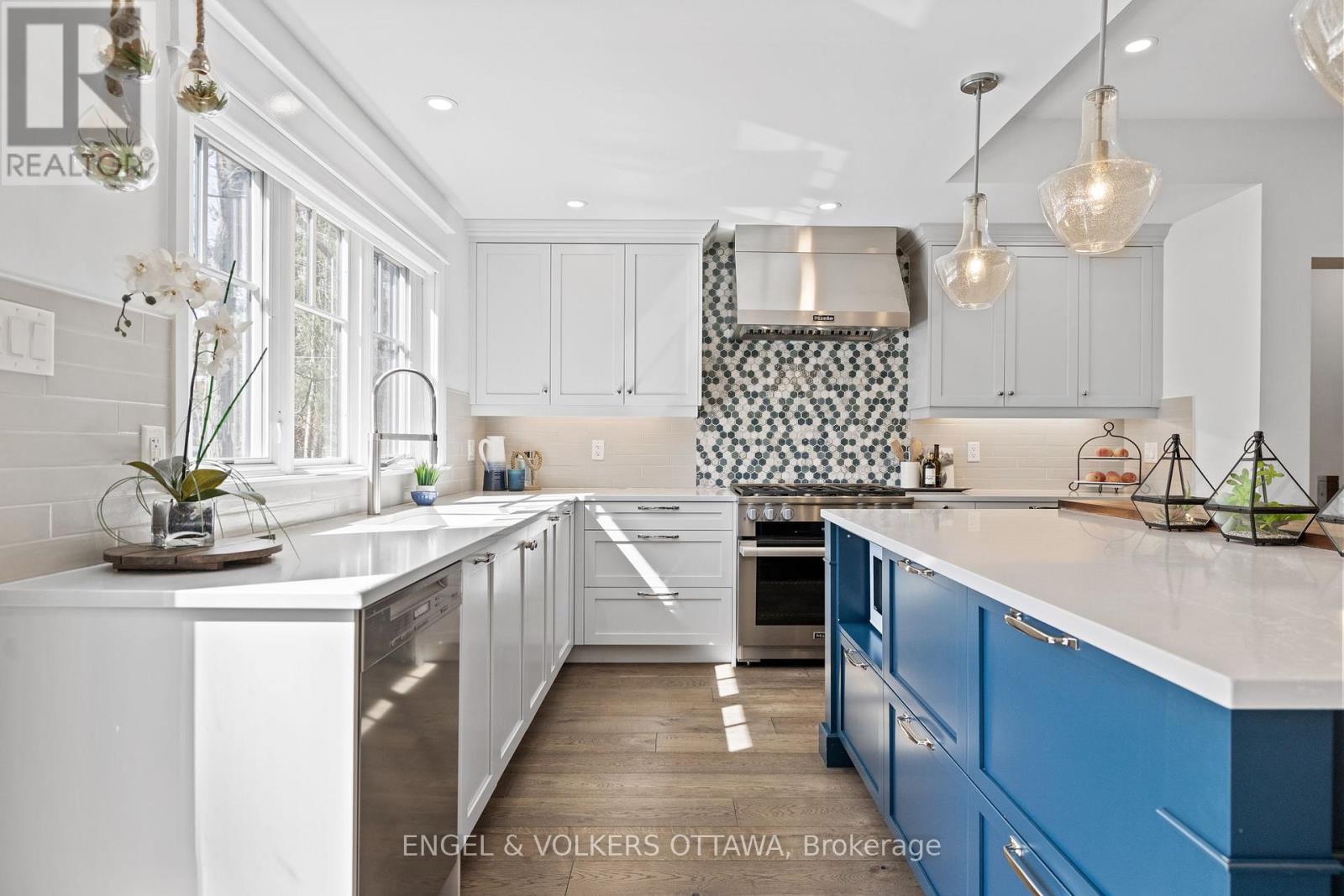 350 Cunningham Avenue, Ottawa, Ontario  K1H 6B4 - Photo 10 - X12162165