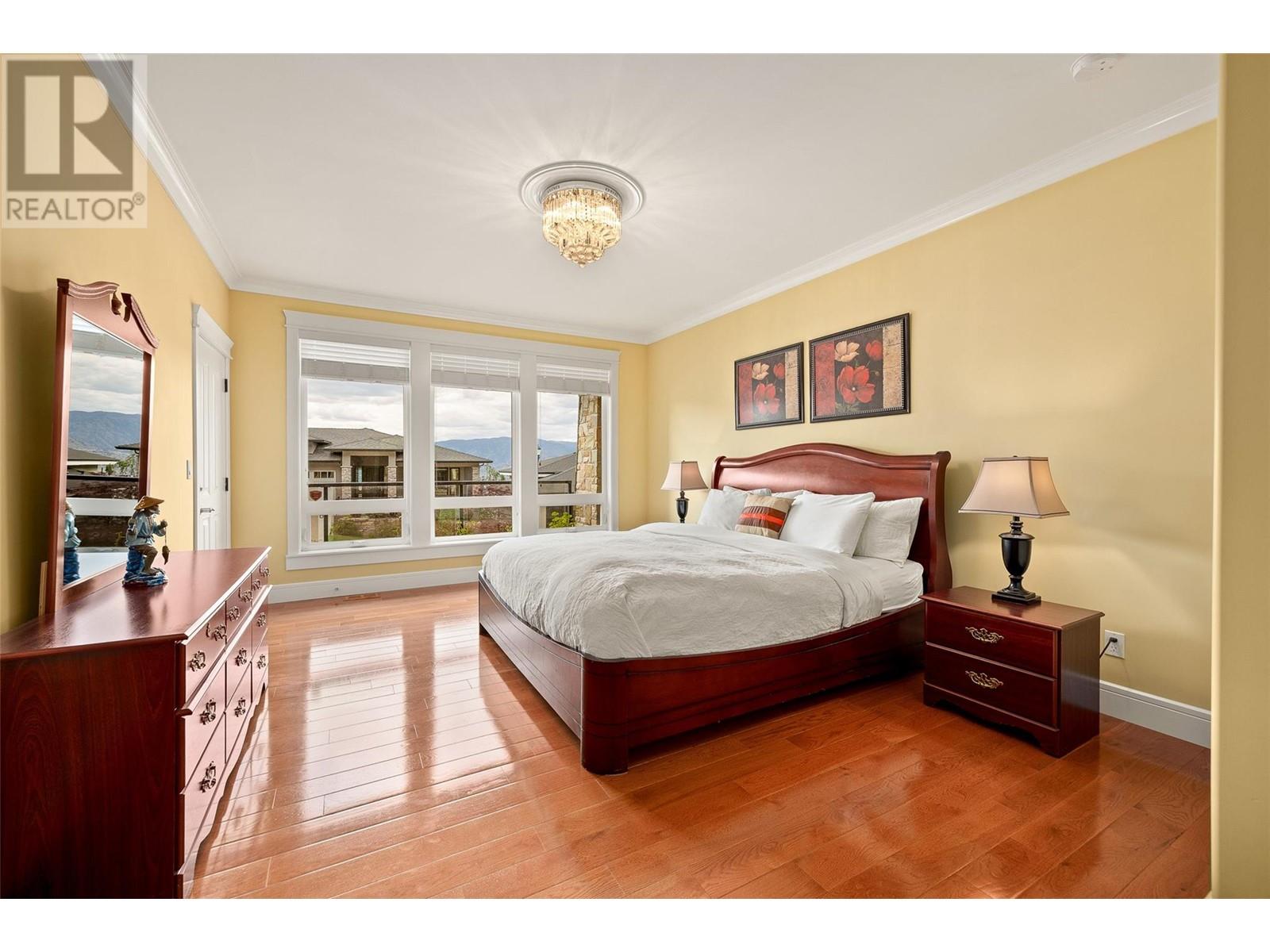 5661 Jasper Way, Kelowna, British Columbia  V1W 5l7 - Photo 5 - 10348018