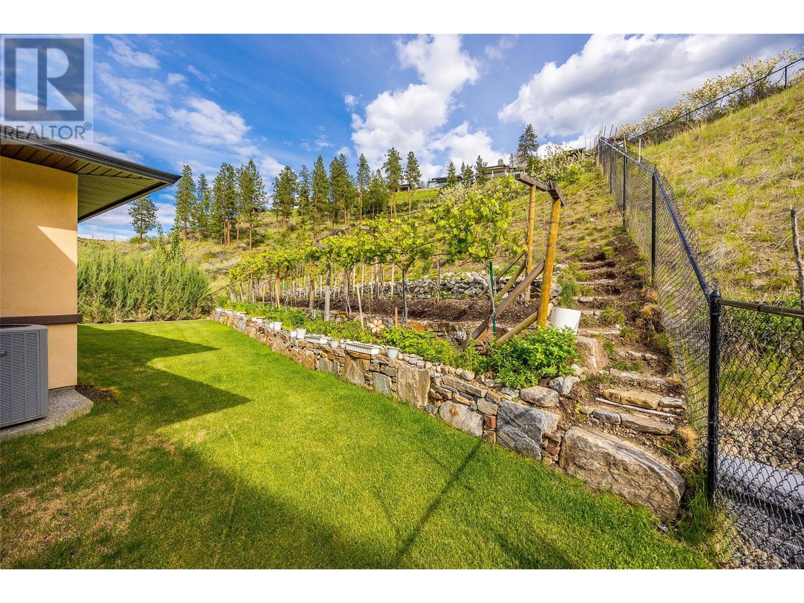 5661 Jasper Way, Kelowna, British Columbia  V1W 5l7 - Photo 55 - 10348018