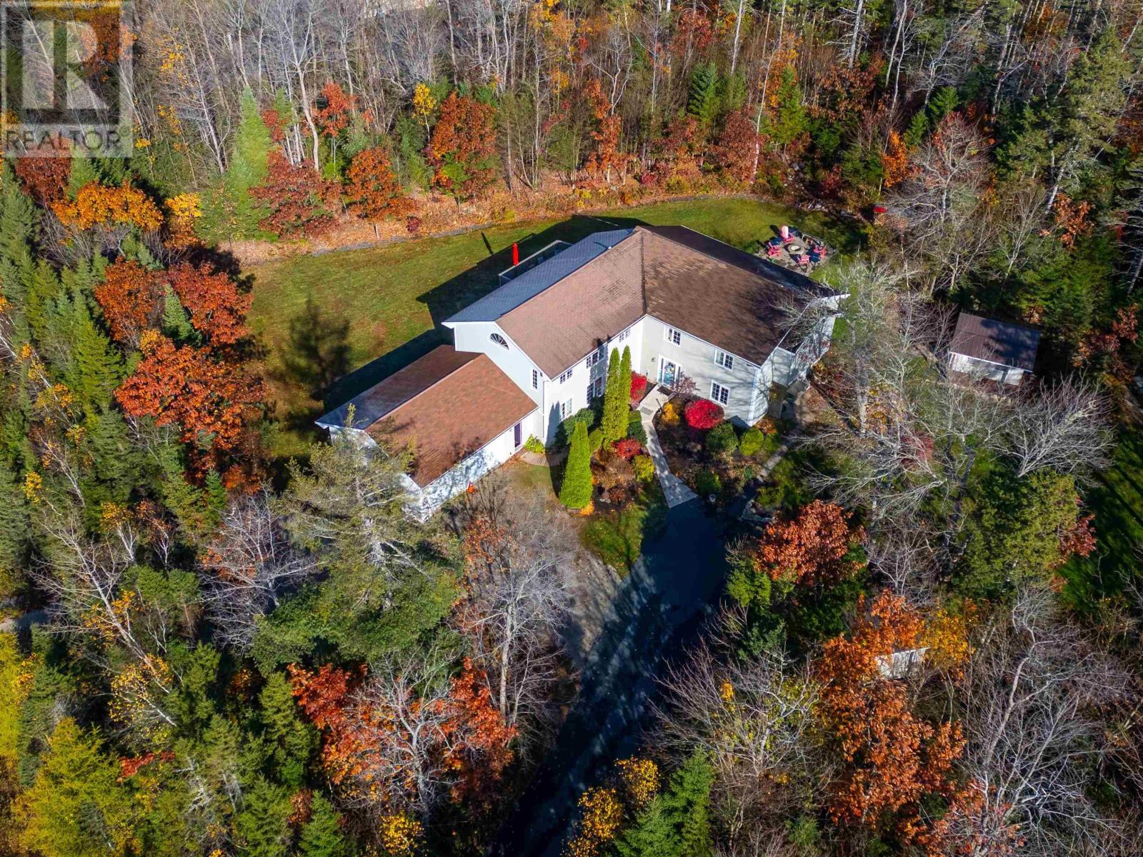 Property at 6 Sherwood Drive image 5