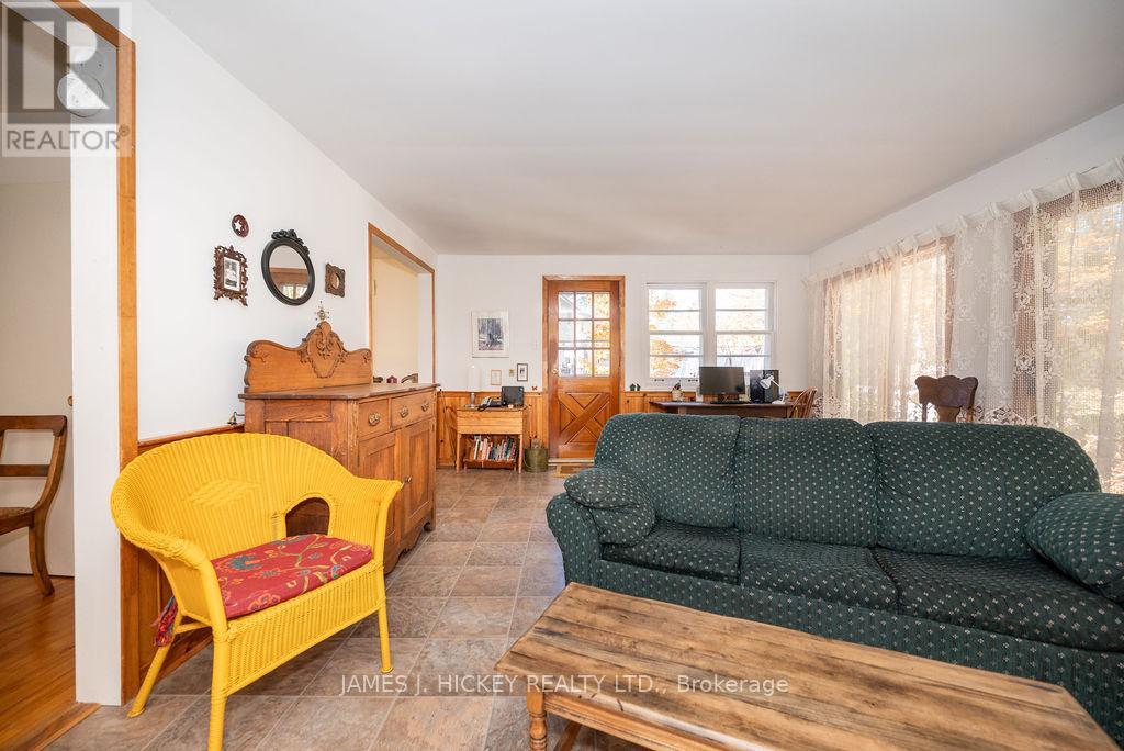 26 Rutherford Avenue, Deep River, Ontario  K0J 1P0 - Photo 15 - X12145554