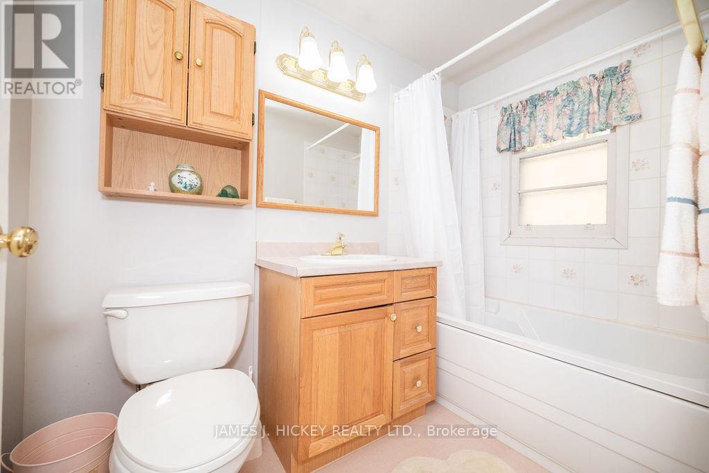 26 Rutherford Avenue, Deep River, Ontario  K0J 1P0 - Photo 29 - X12145554
