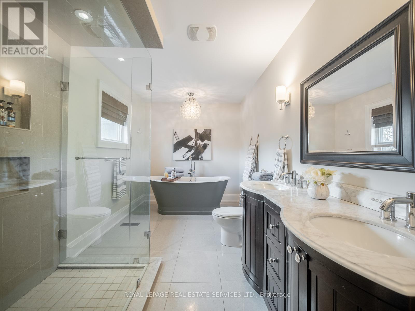 29 Maple Avenue S, Mississauga (Port Credit), Ontario  L5H 2R5 - Photo 25 - W12162090