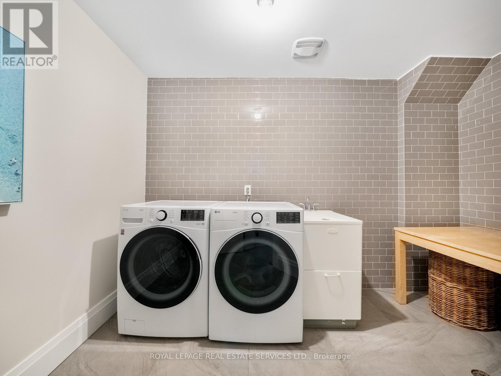 29 Maple Avenue S, Mississauga (Port Credit), Ontario  L5H 2R5 - Photo 44 - W12162090