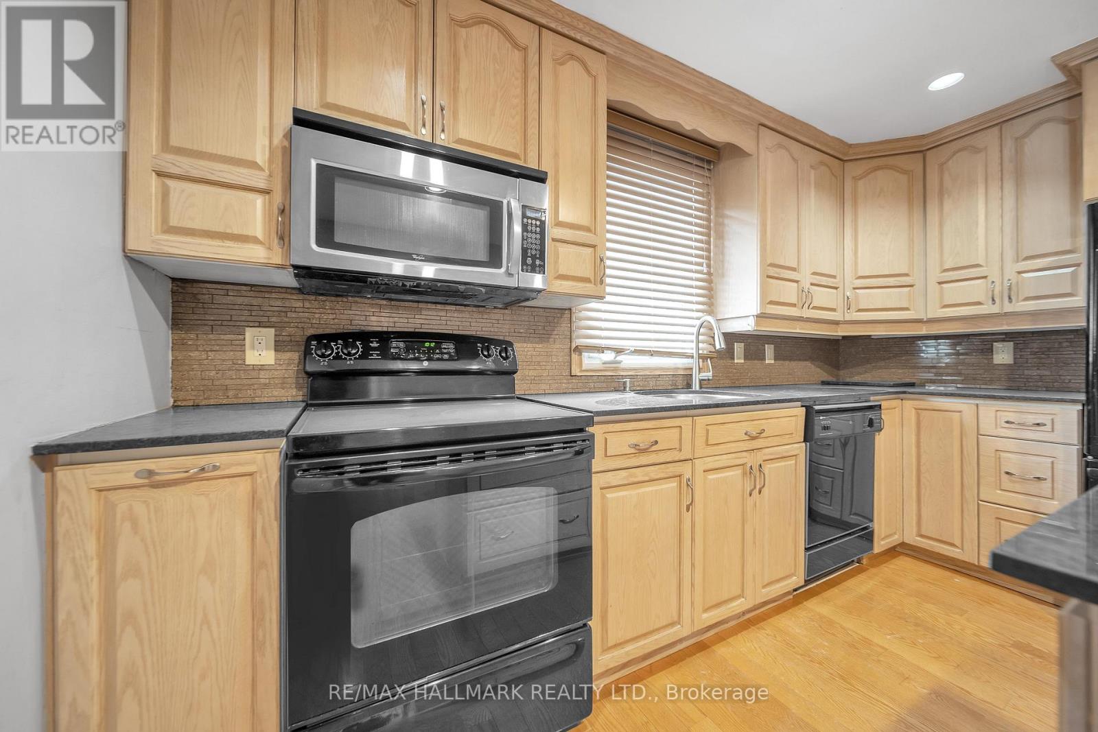 1400 Kenmuir Avenue, Mississauga, Ontario  L5G 4B4 - Photo 11 - W12162117