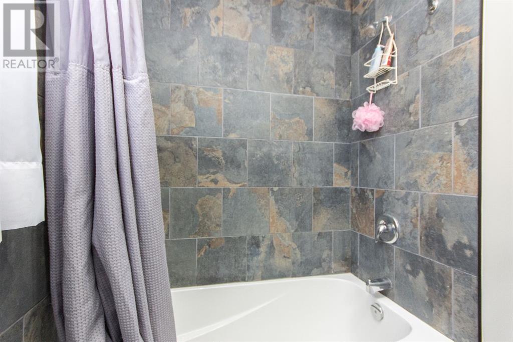 6013 57 Avenue, Red Deer, Alberta  T4N 4S8 - Photo 19 - A2223091