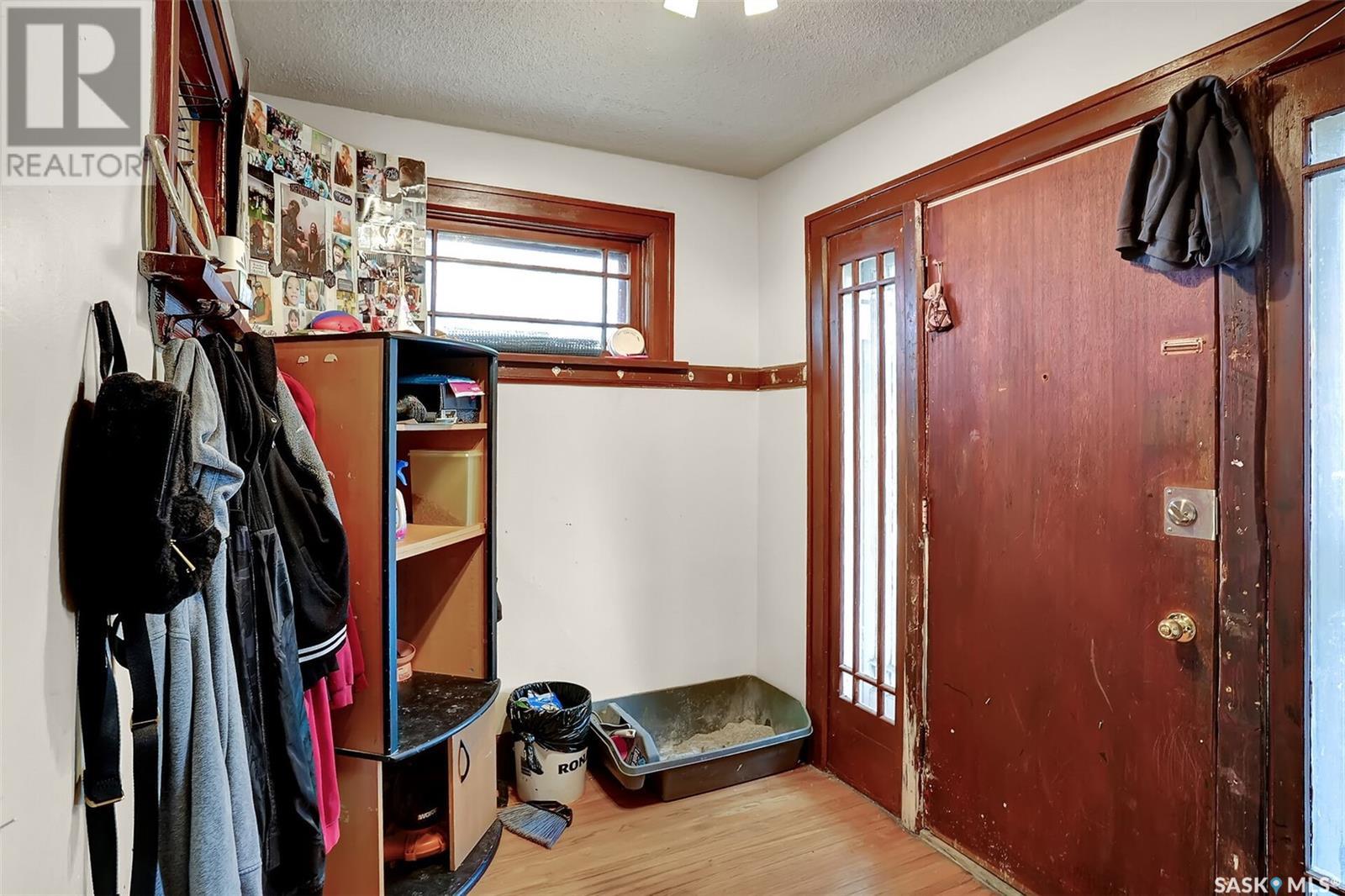 1238 Elphinstone Street, Regina, Saskatchewan  S4T 3M3 - Photo 4 - SK005867