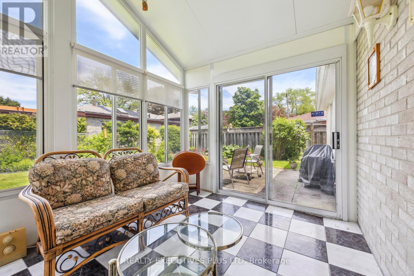 10 Pergola Road, Toronto, Ontario  M9W 5K5 - Photo 17 - W12161391