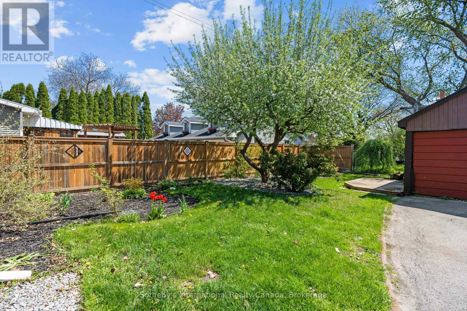 122 Lake Avenue Drive, Hamilton, Ontario  L8G 3N4 - Photo 39 - X12149679