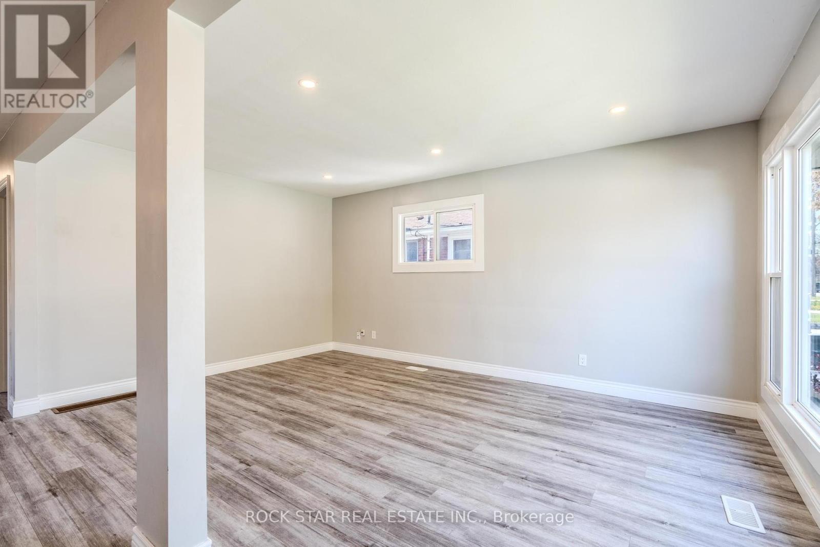 543 East 27th Street, Hamilton, Ontario  L8V 2S1 - Photo 5 - X12162078