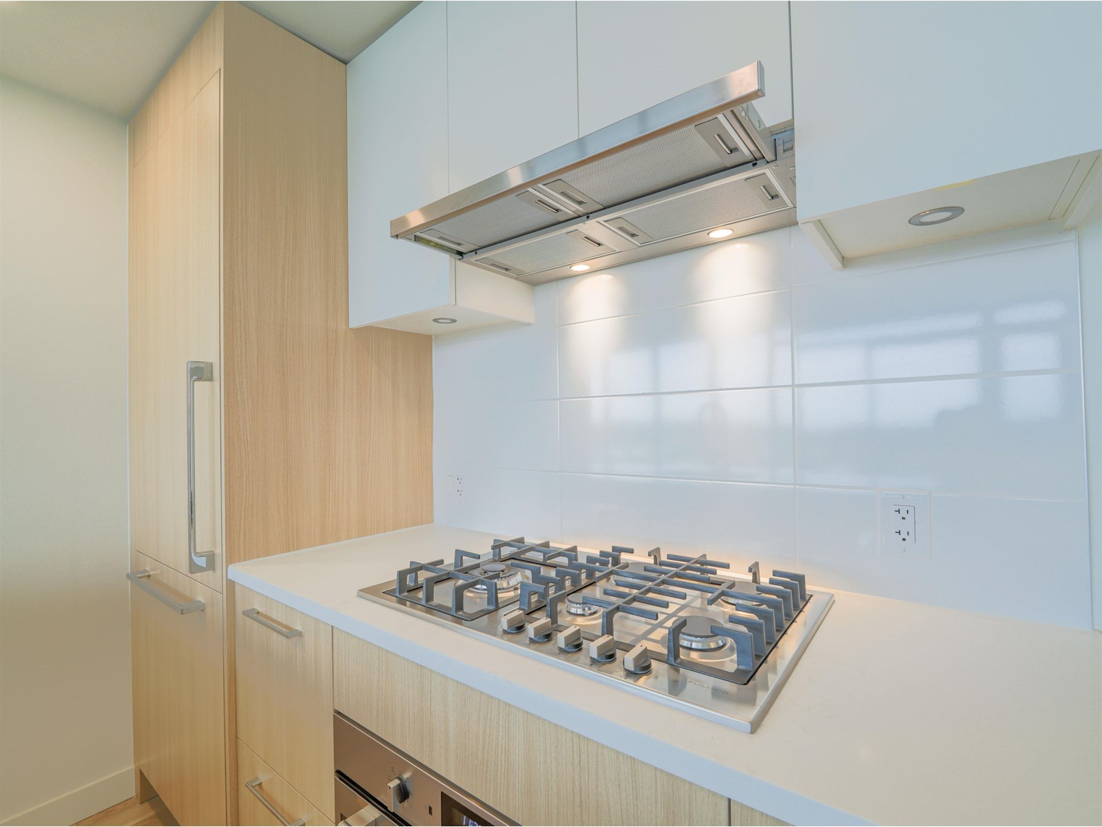 1904 9675 King George Boulevard, Surrey, British Columbia  V3T 2V3 - Photo 6 - R3004936