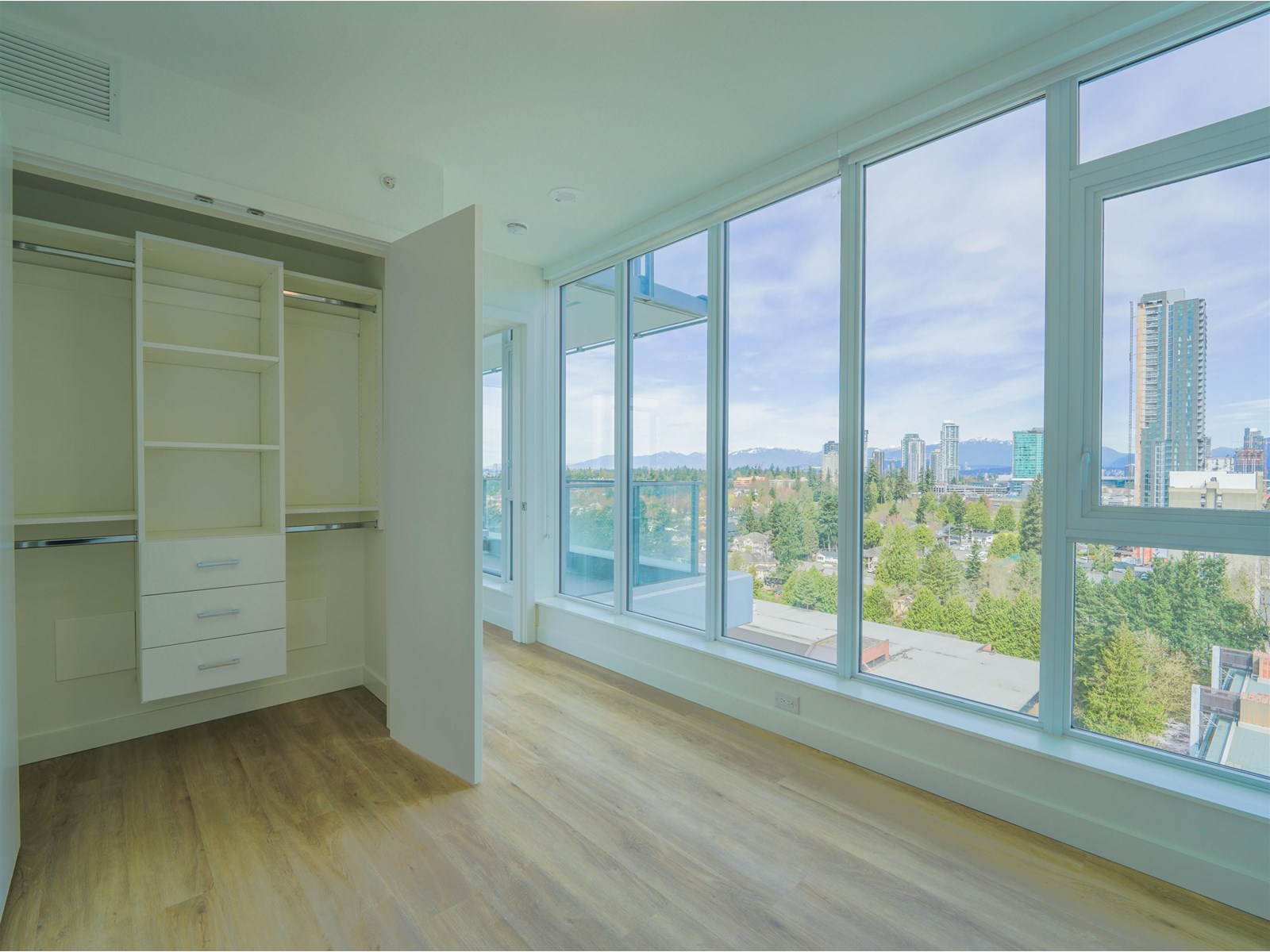 1904 9675 King George Boulevard, Surrey, British Columbia  V3T 2V3 - Photo 15 - R3004936