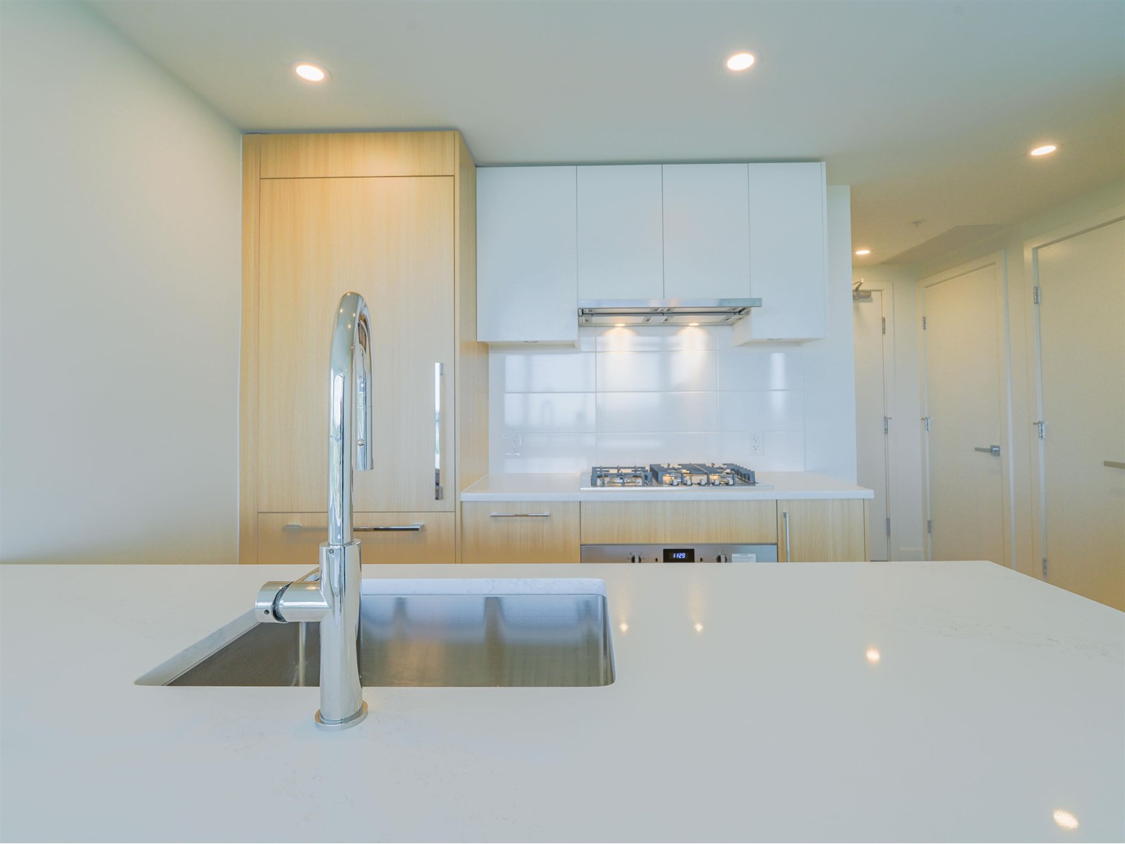 1904 9675 King George Boulevard, Surrey, British Columbia  V3T 2V3 - Photo 5 - R3004936