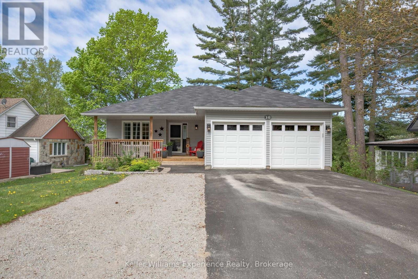 10 CLARENCE AVENUE, Penetanguishene, Ontario