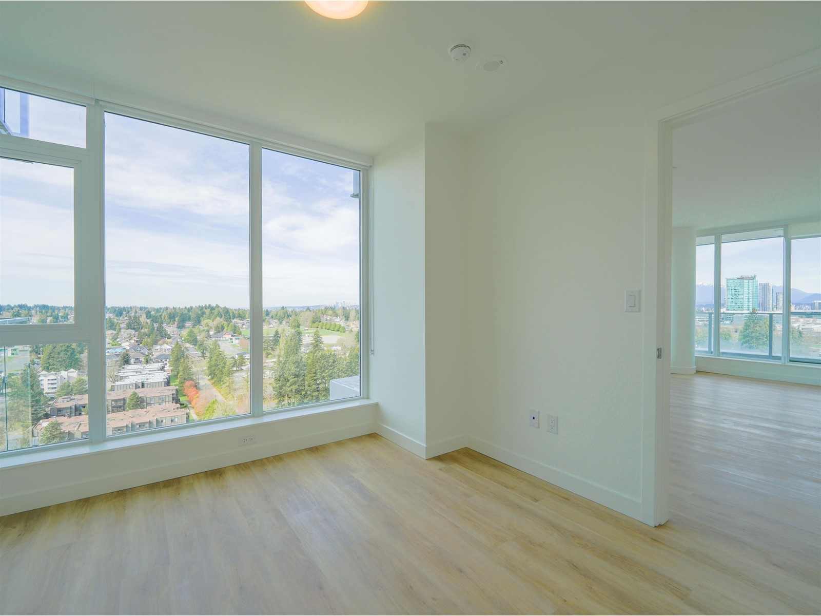 1904 9675 King George Boulevard, Surrey, British Columbia  V3T 2V3 - Photo 14 - R3004936