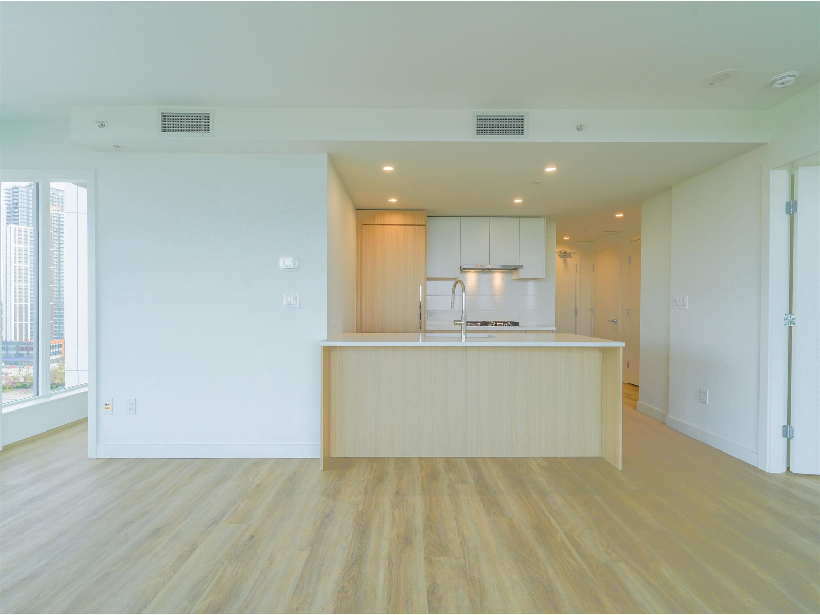 1904 9675 King George Boulevard, Surrey, British Columbia  V3T 2V3 - Photo 9 - R3004936