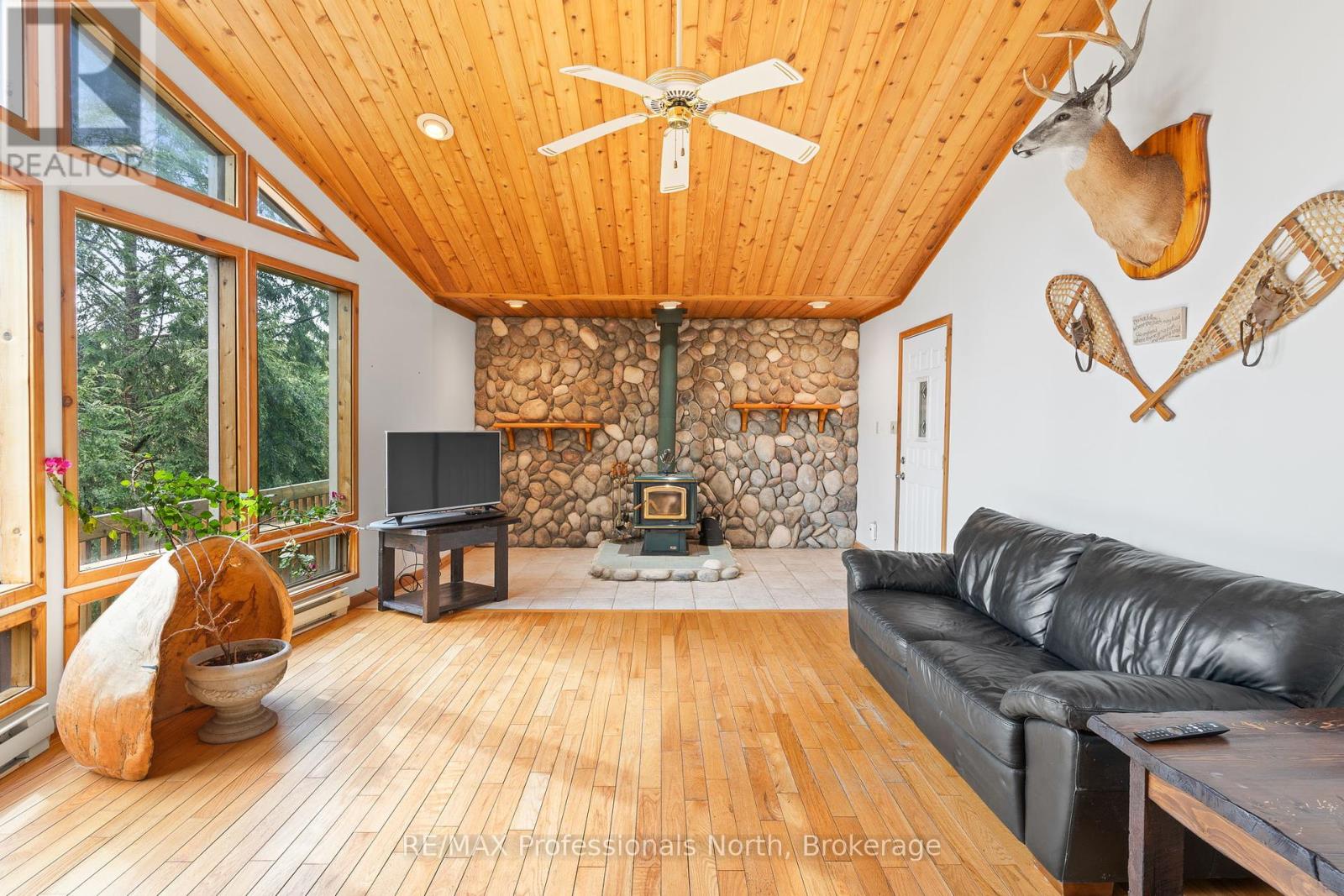6213 Kennisis Lake Road, Dysart Et Al, Ontario  K0M 1S0 - Photo 20 - X12156095