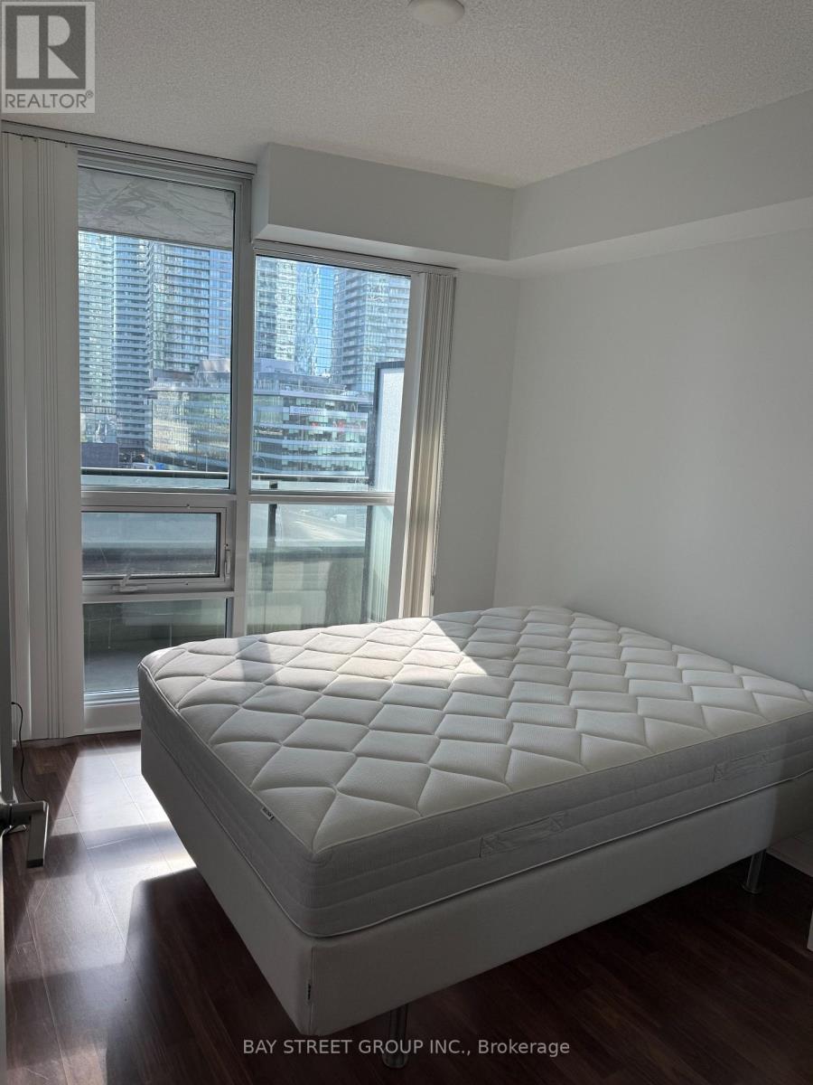 1002 - 33 Bay Street, Toronto, Ontario  M5J 2Z3 - Photo 7 - C12110806