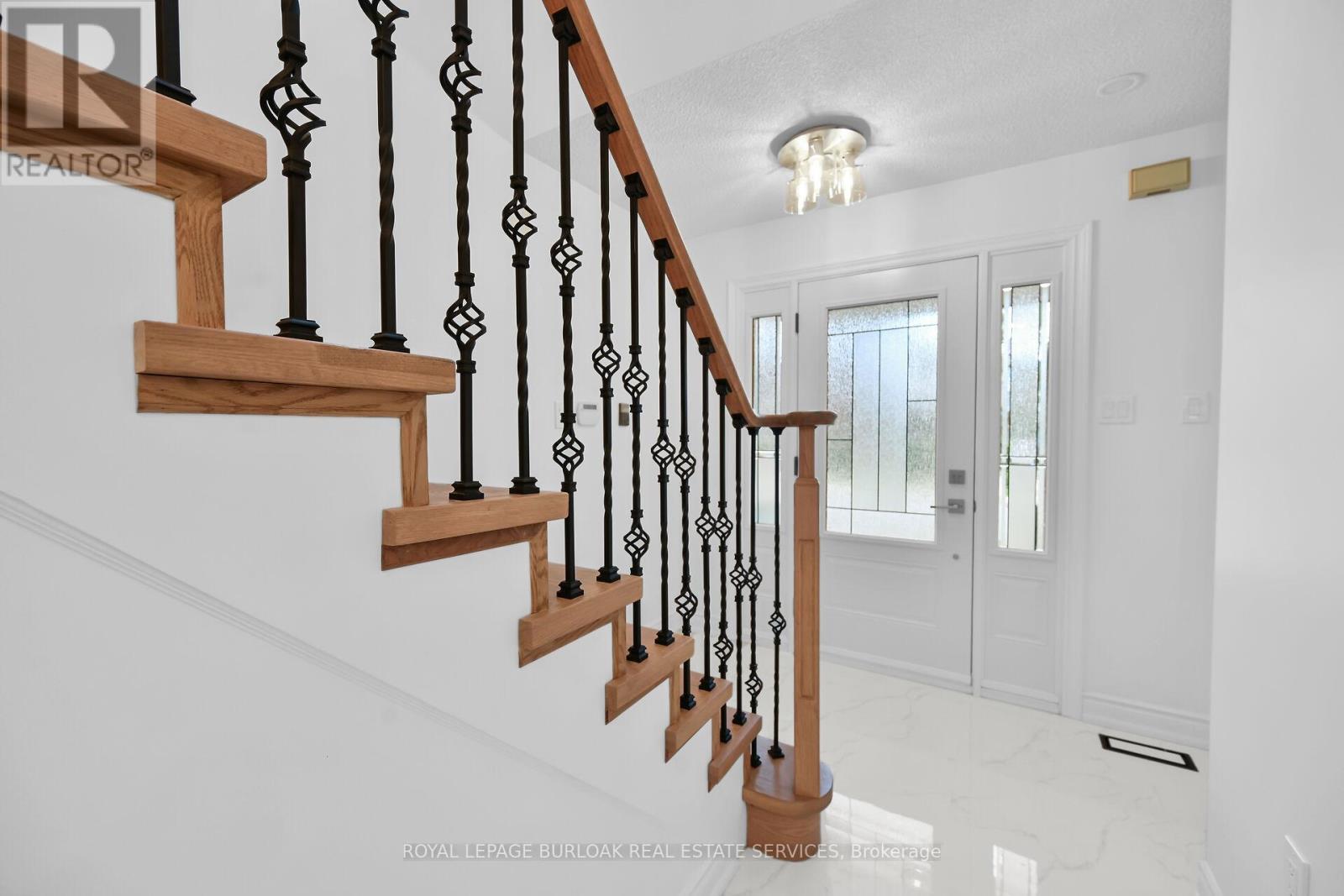2170 Birchleaf Lane, Burlington, Ontario  L7L 6G8 - Photo 15 - W11951734