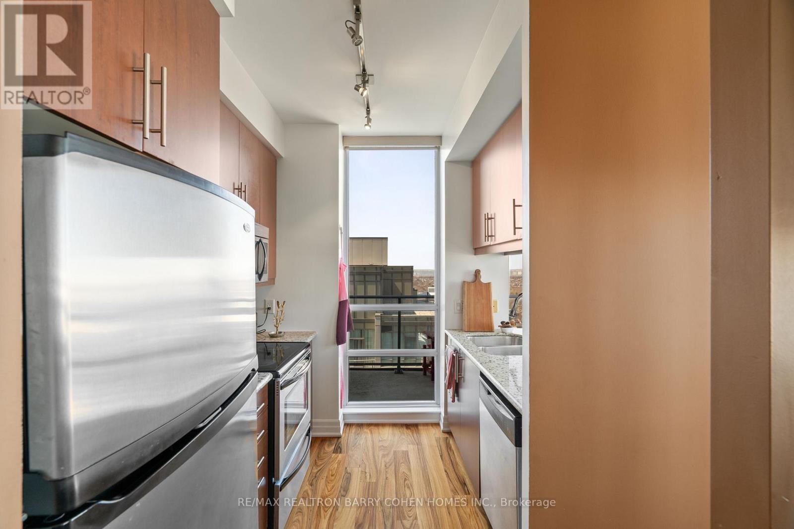 2103 - 500 St Clair Avenue W, Toronto, Ontario  M6C 1A8 - Photo 14 - C12159327