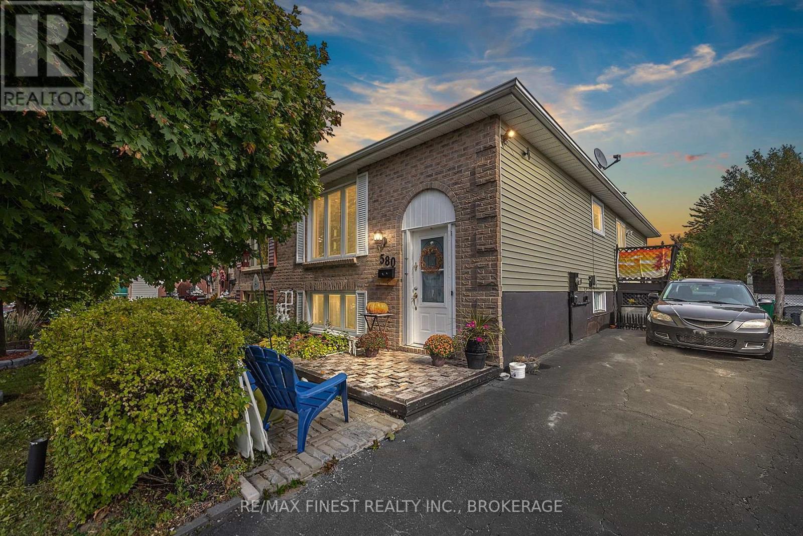 Property at 580 GAVIN COURT image 2