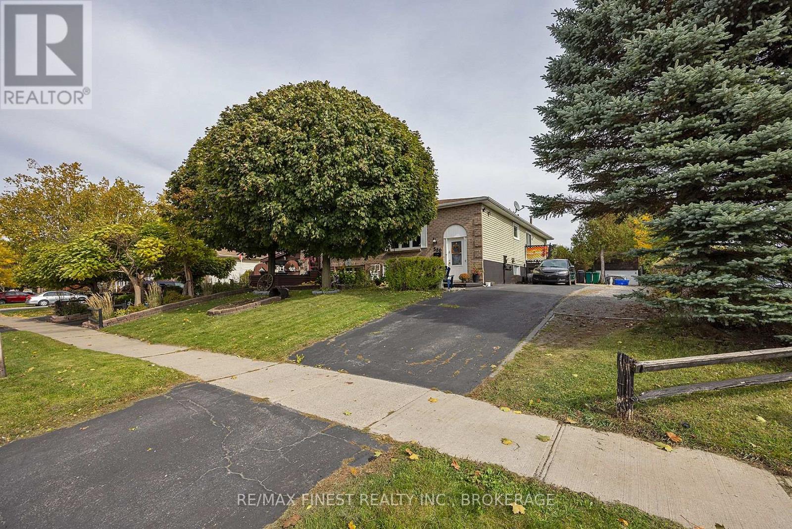 Property at 580 GAVIN COURT image 4
