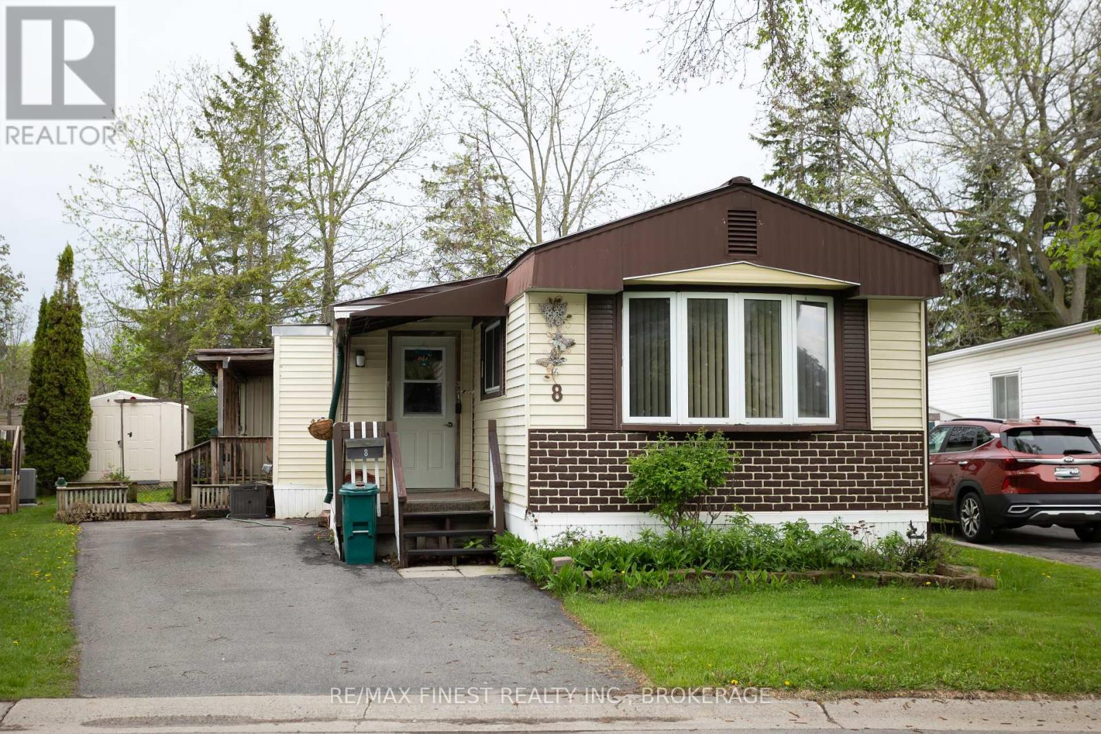 8 Abbey Glen Drive, Kingston, Ontario  K7K 6A5 - Photo 2 - X12162400