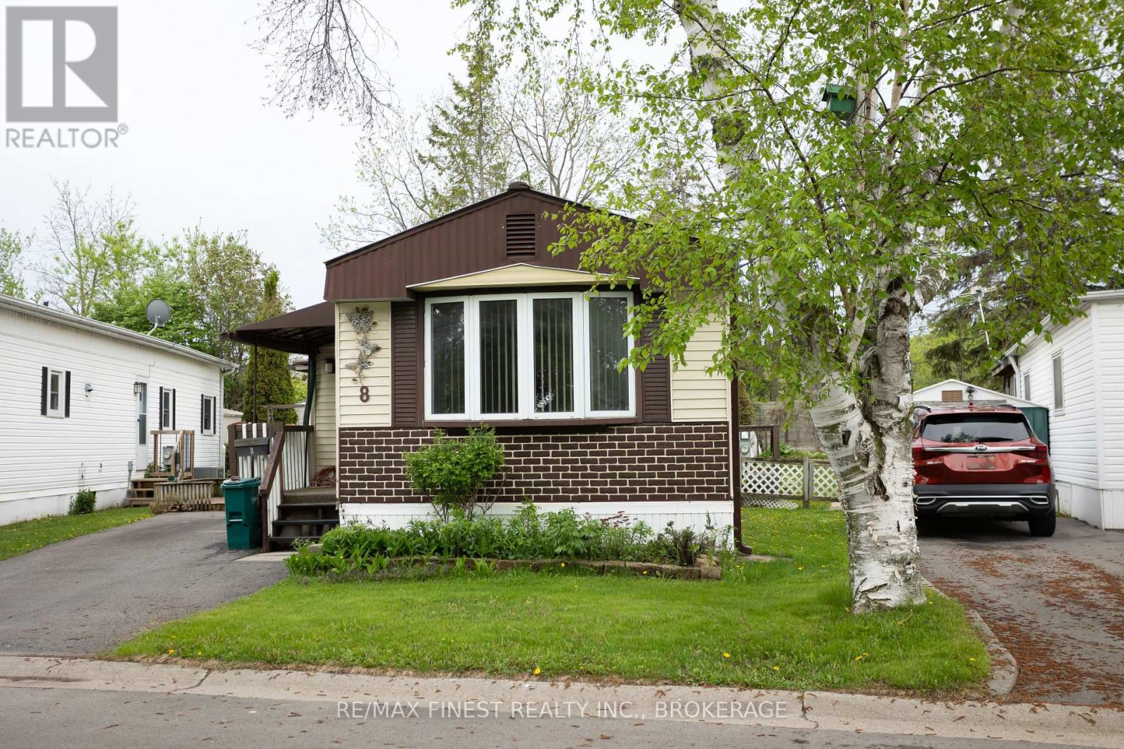 8 Abbey Glen Drive, Kingston, Ontario  K7K 6A5 - Photo 4 - X12162400