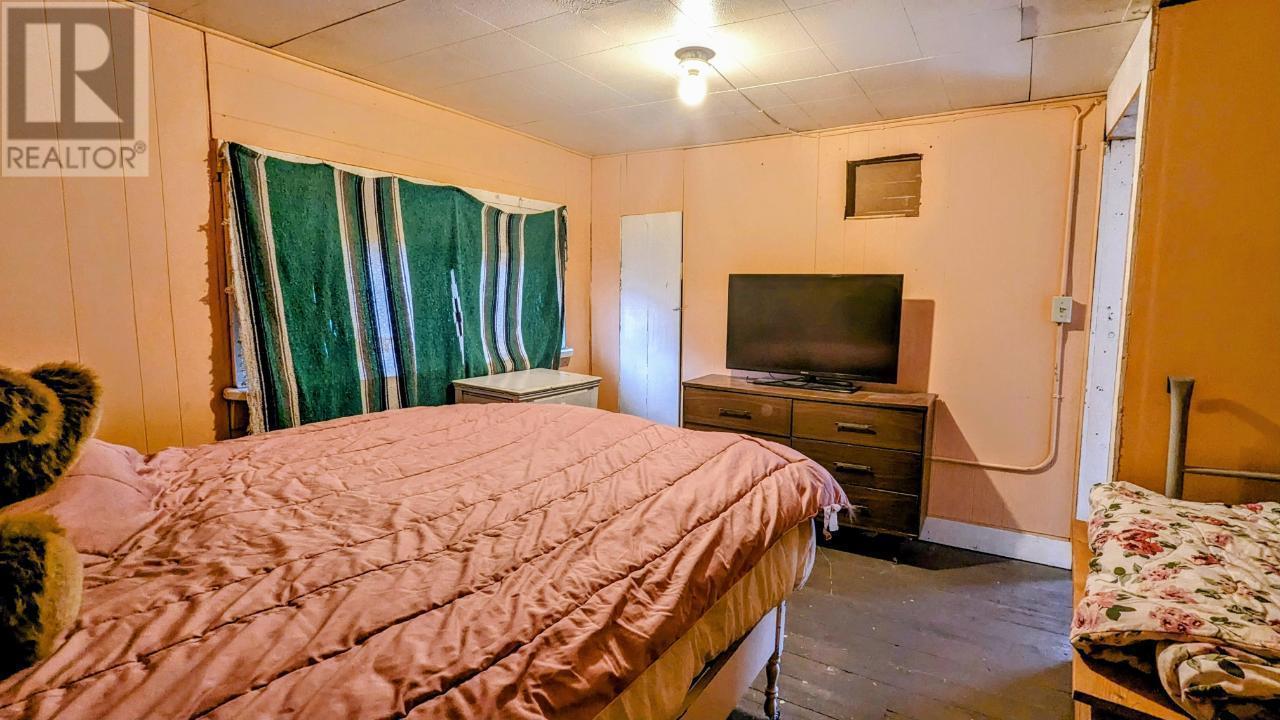 307 Smith Avenue, Clinton, BC V0K1K0